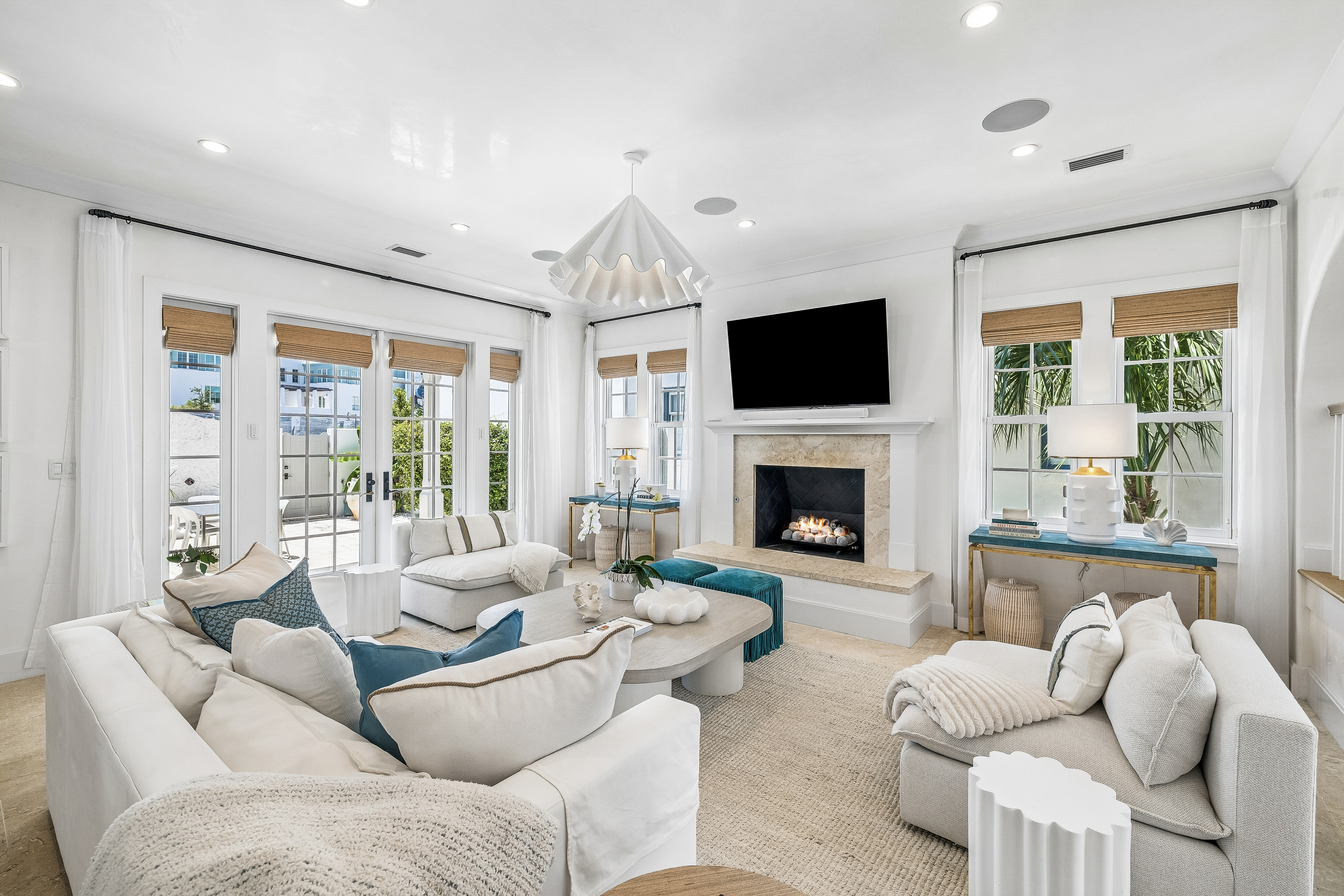  Sophisticated Home With Room For Pool Moments From The Gulf - 物件實景