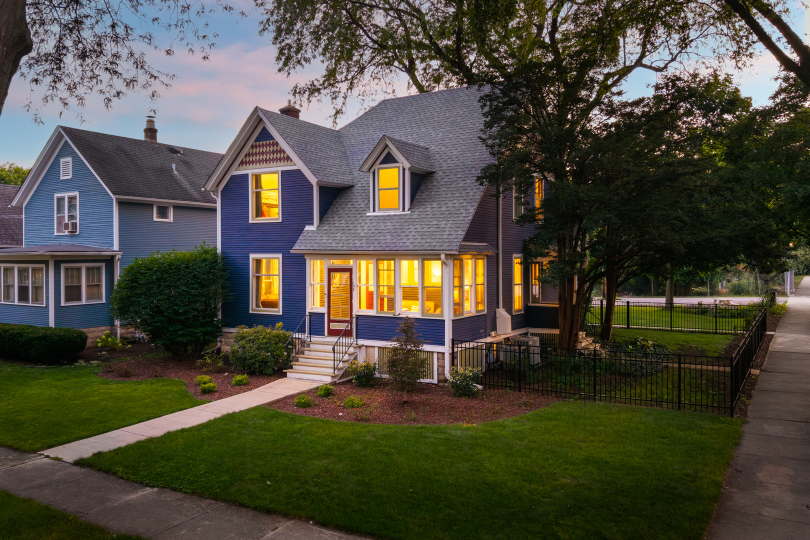 Naperville, Illinois, 60540, United States, 4 Bedrooms Bedrooms, ,3 BathroomsBathrooms,Residential,For Sale,1989489