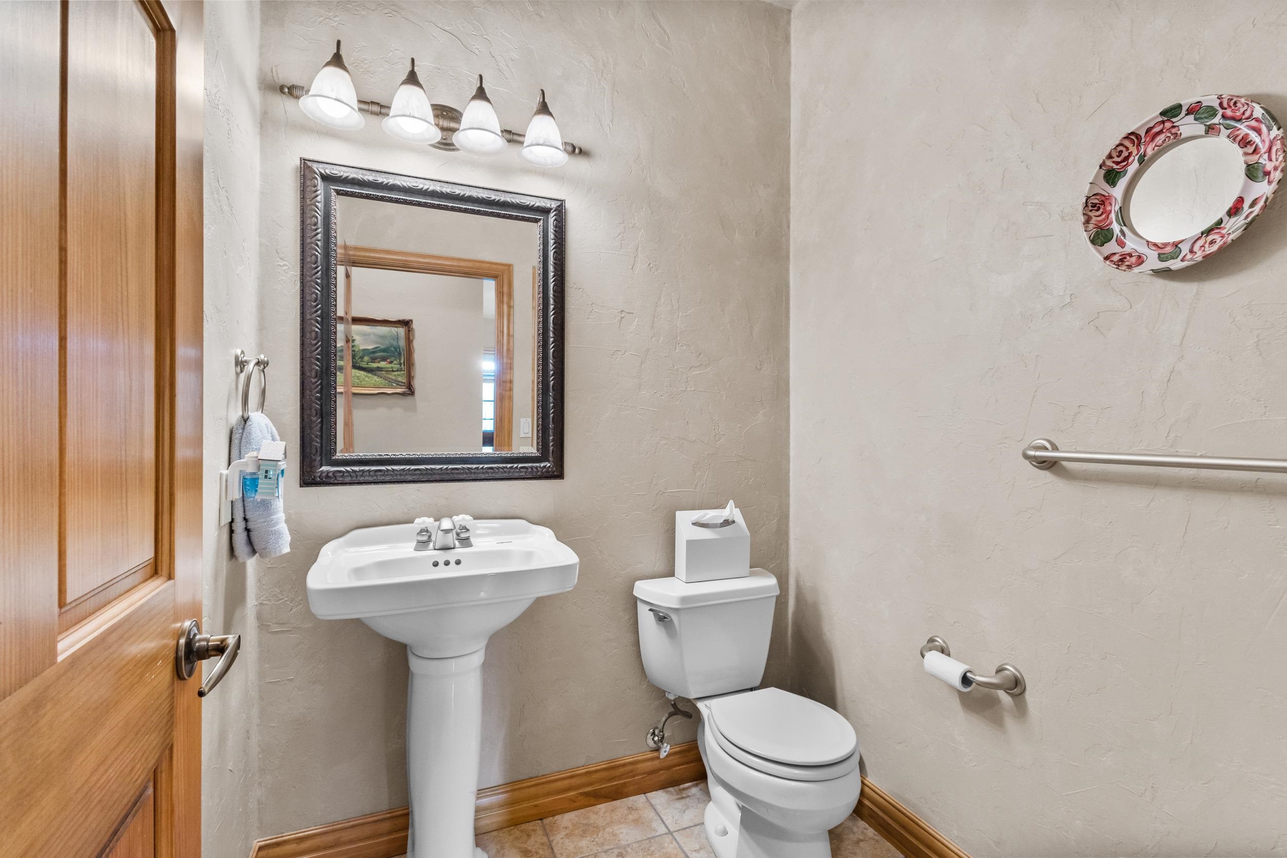 Neenah, Wisconsin, 54956, United States, 3 Bedrooms Bedrooms, ,4 BathroomsBathrooms,Residential,For Sale,1938221