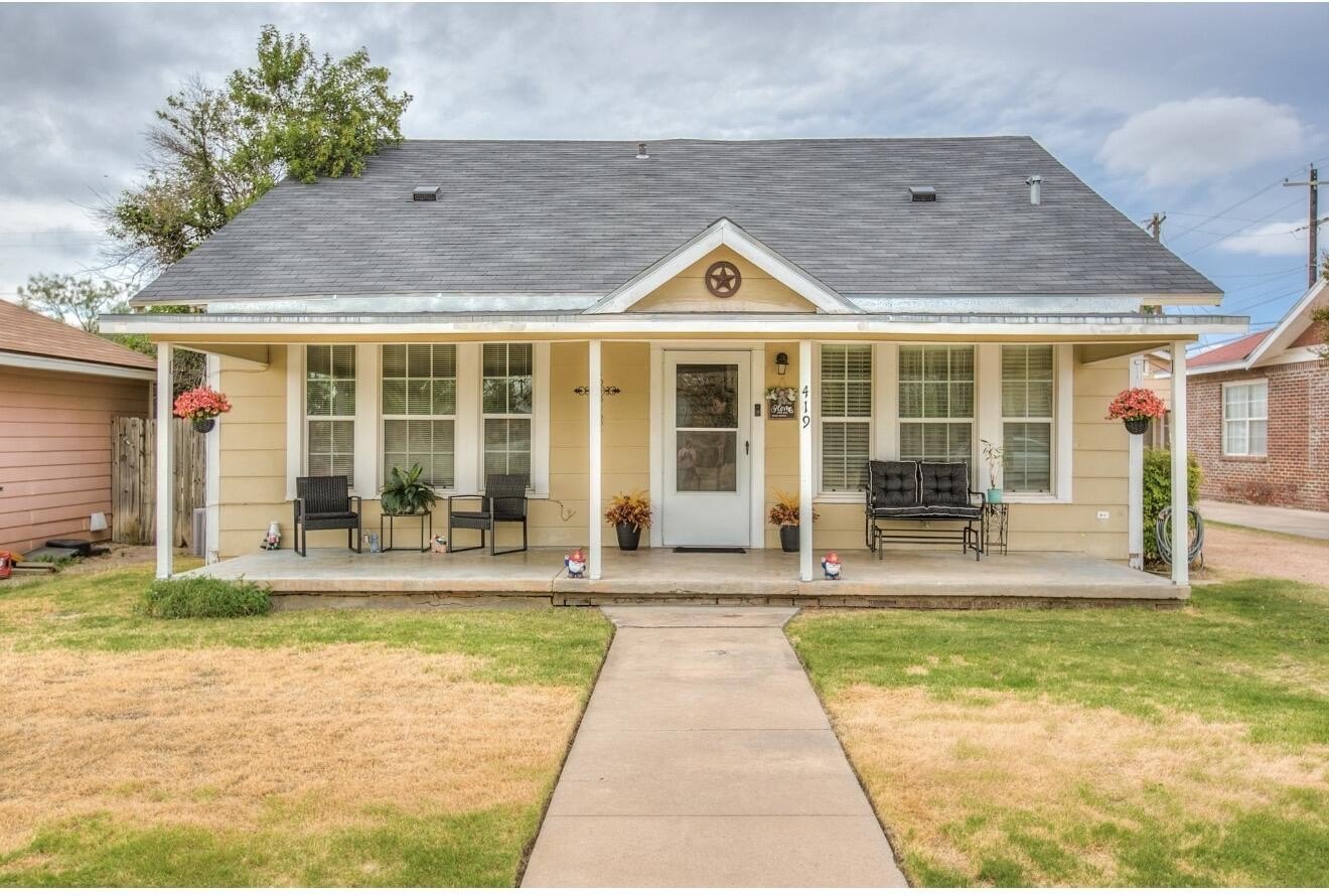 Adams St, San Angelo, TX 76901