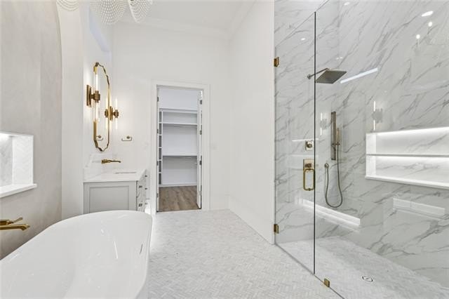 Metairie, Louisiana, 70005, United States, 5 Bedrooms Bedrooms, ,4 BathroomsBathrooms,Residential,For Sale,1990394