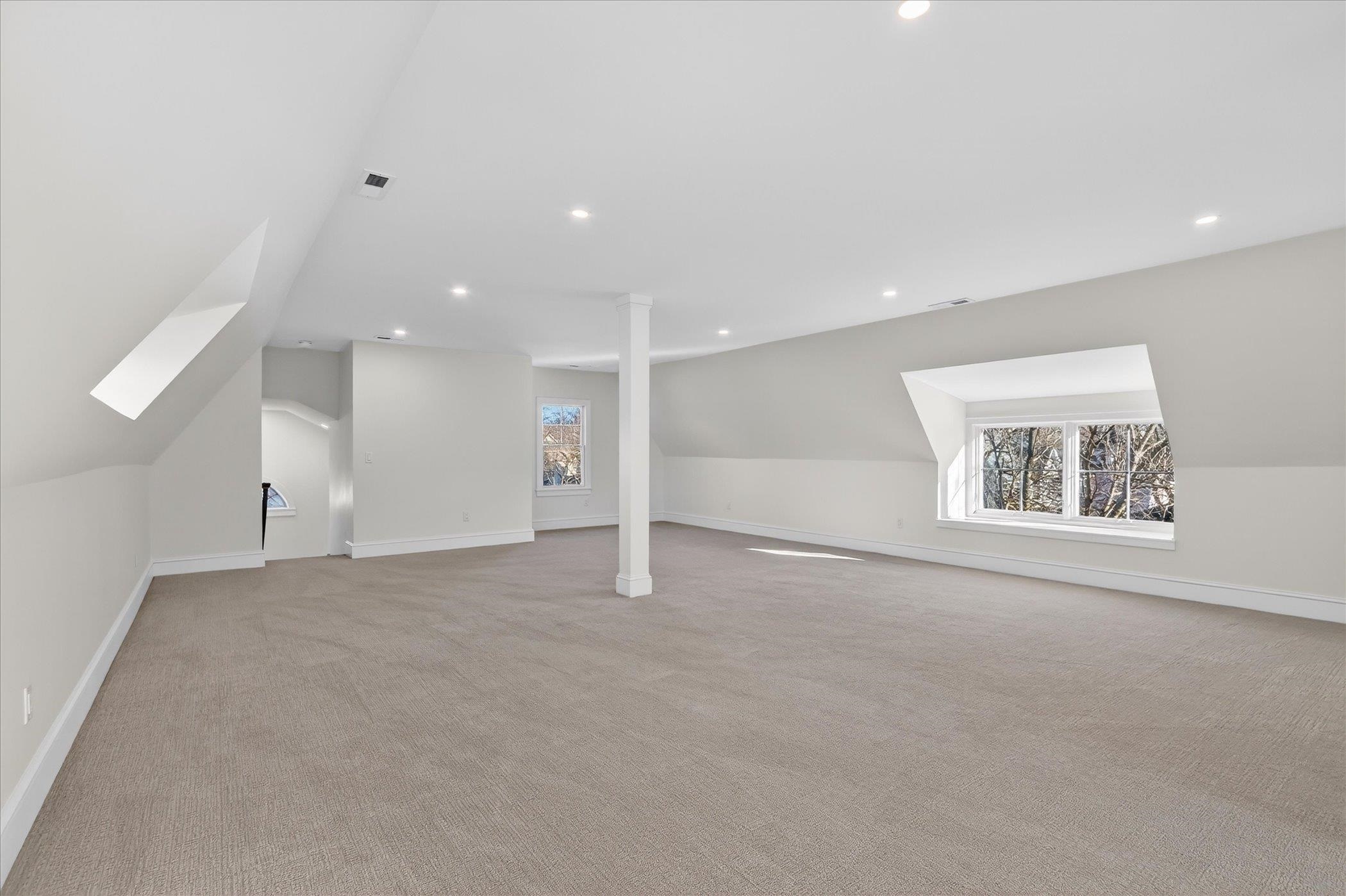 Beloit, Wisconsin, 53511, United States, 4 Bedrooms Bedrooms, ,3 BathroomsBathrooms,Residential,For Sale,2018570