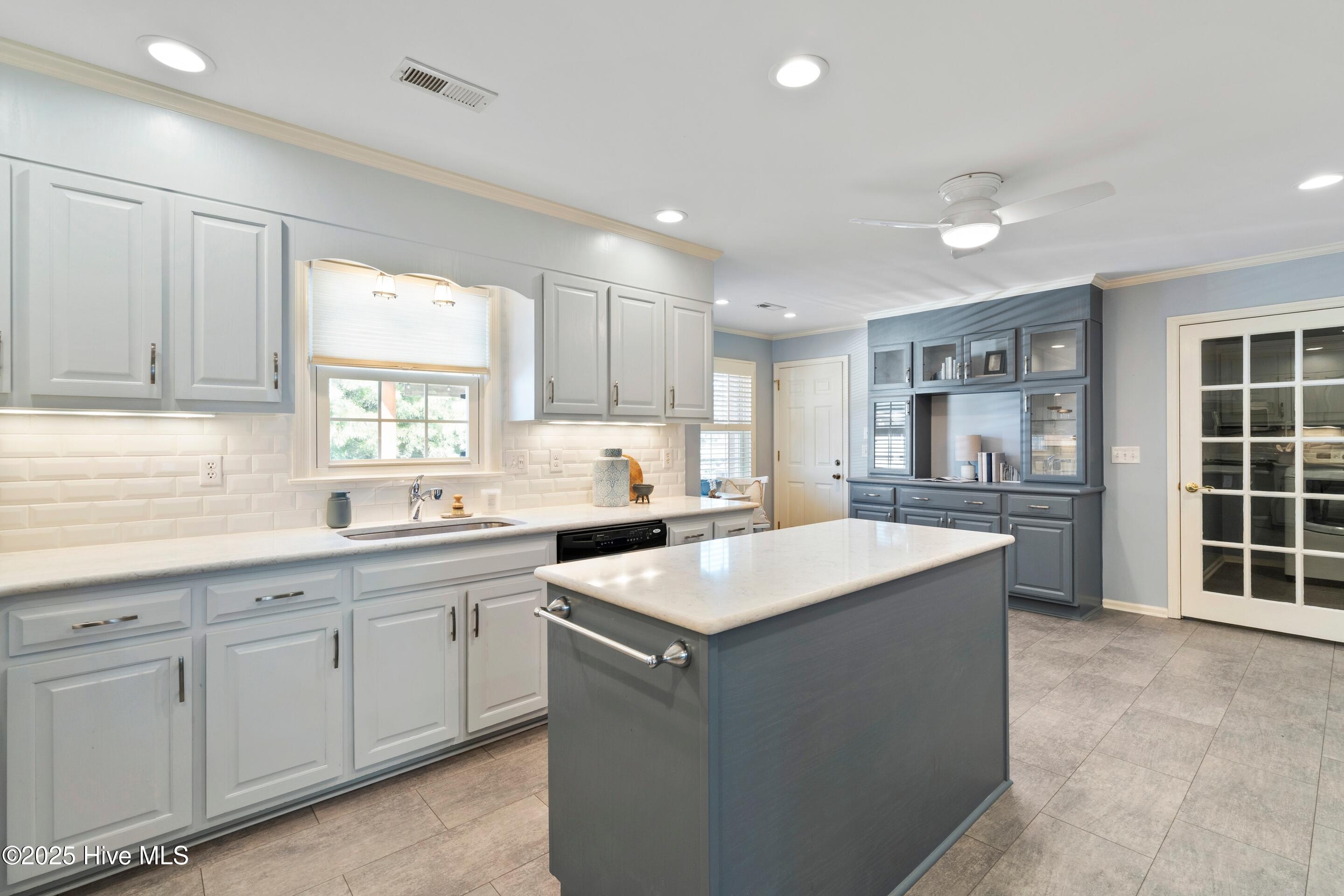 Wilmington, North Carolina, 28409, United States, 4 Bedrooms Bedrooms, ,3 BathroomsBathrooms,Residential,For Sale,1967637