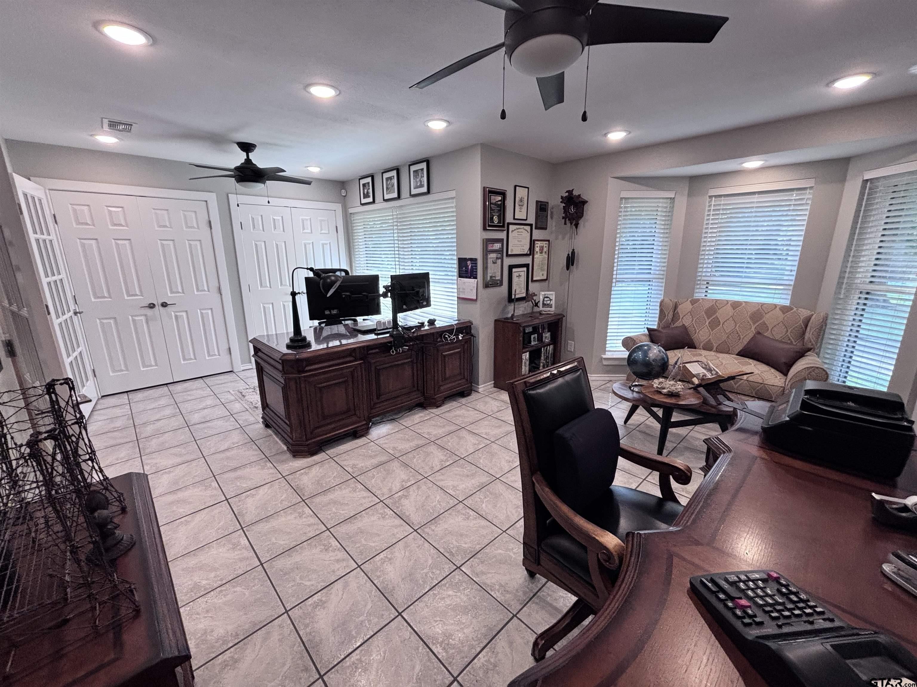 Pittsburg, Texas, 75686, United States, 4 Bedrooms Bedrooms, ,5 BathroomsBathrooms,Residential,For Sale,1942722