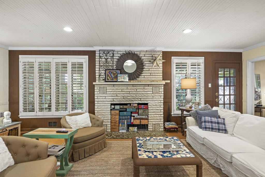 Kerrville, Texas, 78028, United States, 3 Bedrooms Bedrooms, ,2 BathroomsBathrooms,Residential,For Sale,1935754