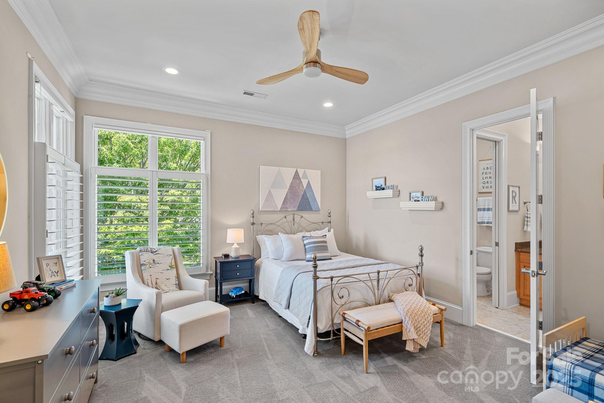 Mooresville, North Carolina, 28117, United States, 4 Bedrooms Bedrooms, ,6 BathroomsBathrooms,Residential,For Sale,1989072