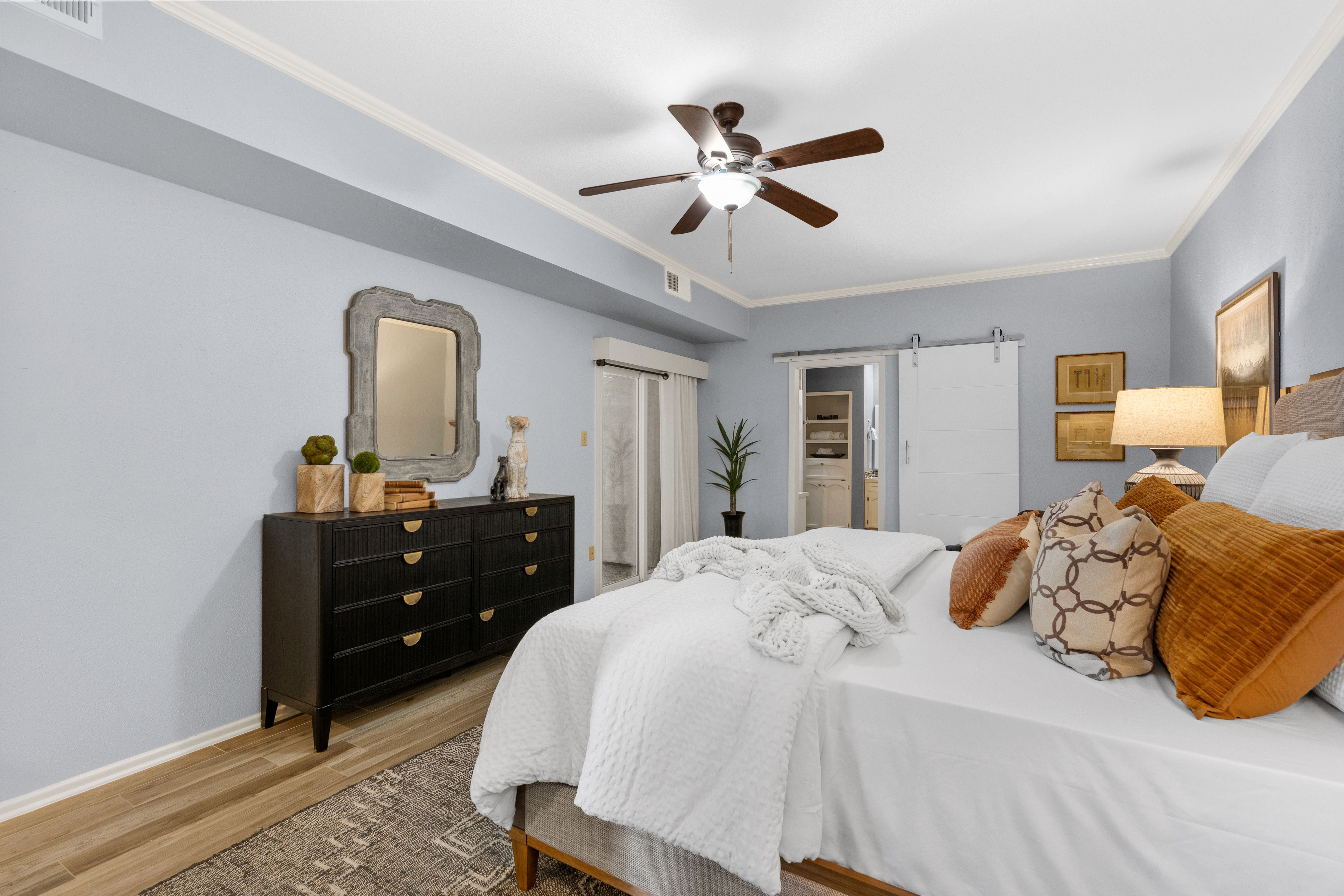  Refined Townhome in Alamo Heights - 物件實景