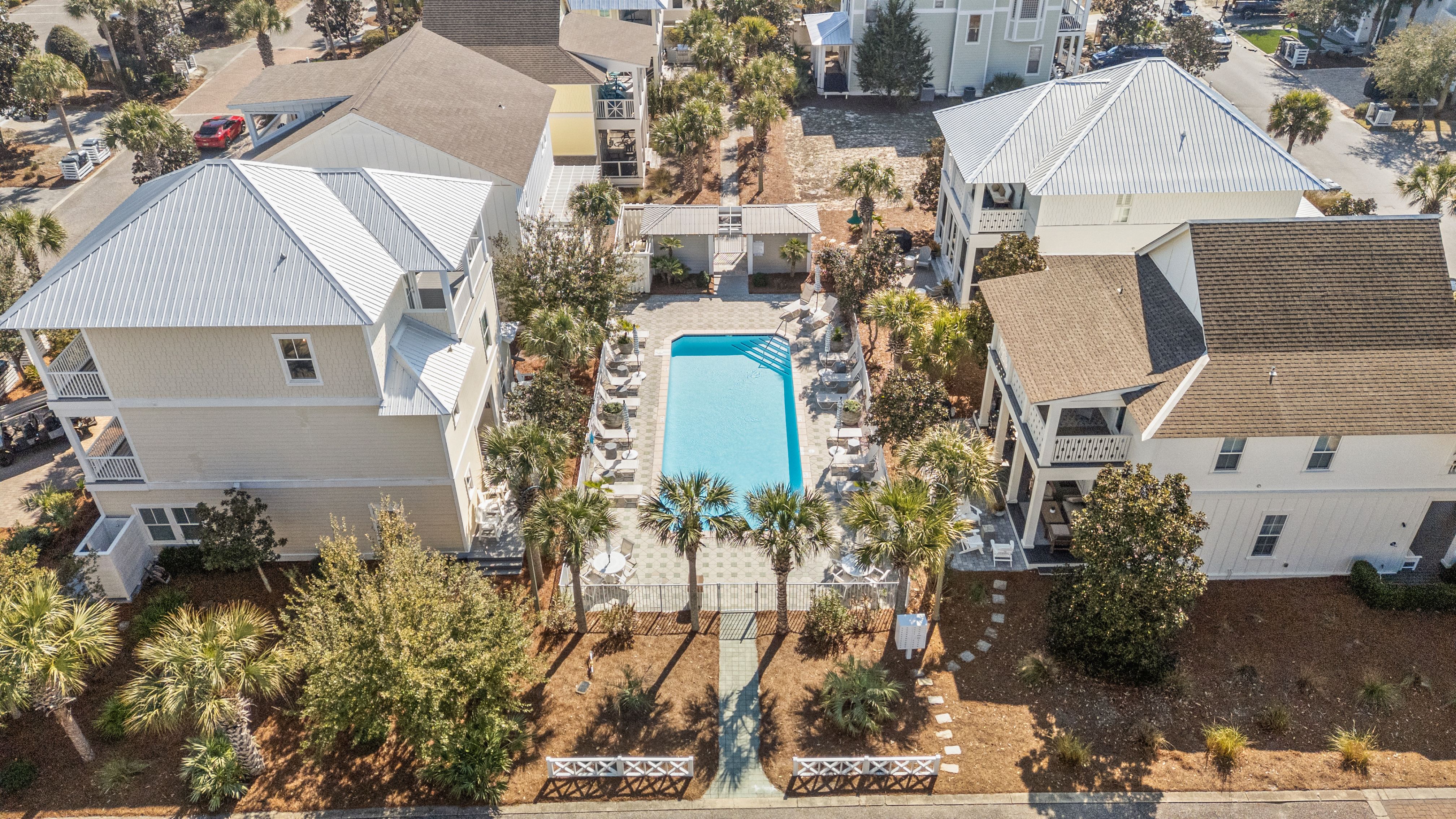  Three-Story Beach Retreat Near Public Beach Access And Local Favorites - 物件實景