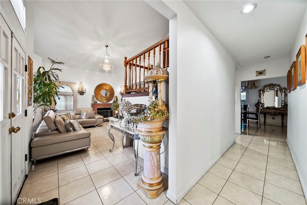 Los Angeles, California, 90041, United States, ,Residential,For Sale,2013561