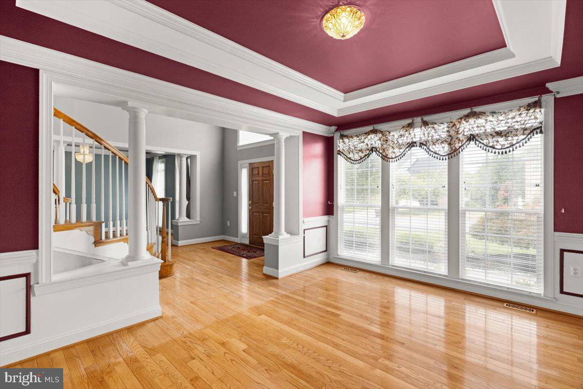 Winchester, Virginia, 22601, United States, 4 Bedrooms Bedrooms, ,5 BathroomsBathrooms,Residential,For Sale,1874493