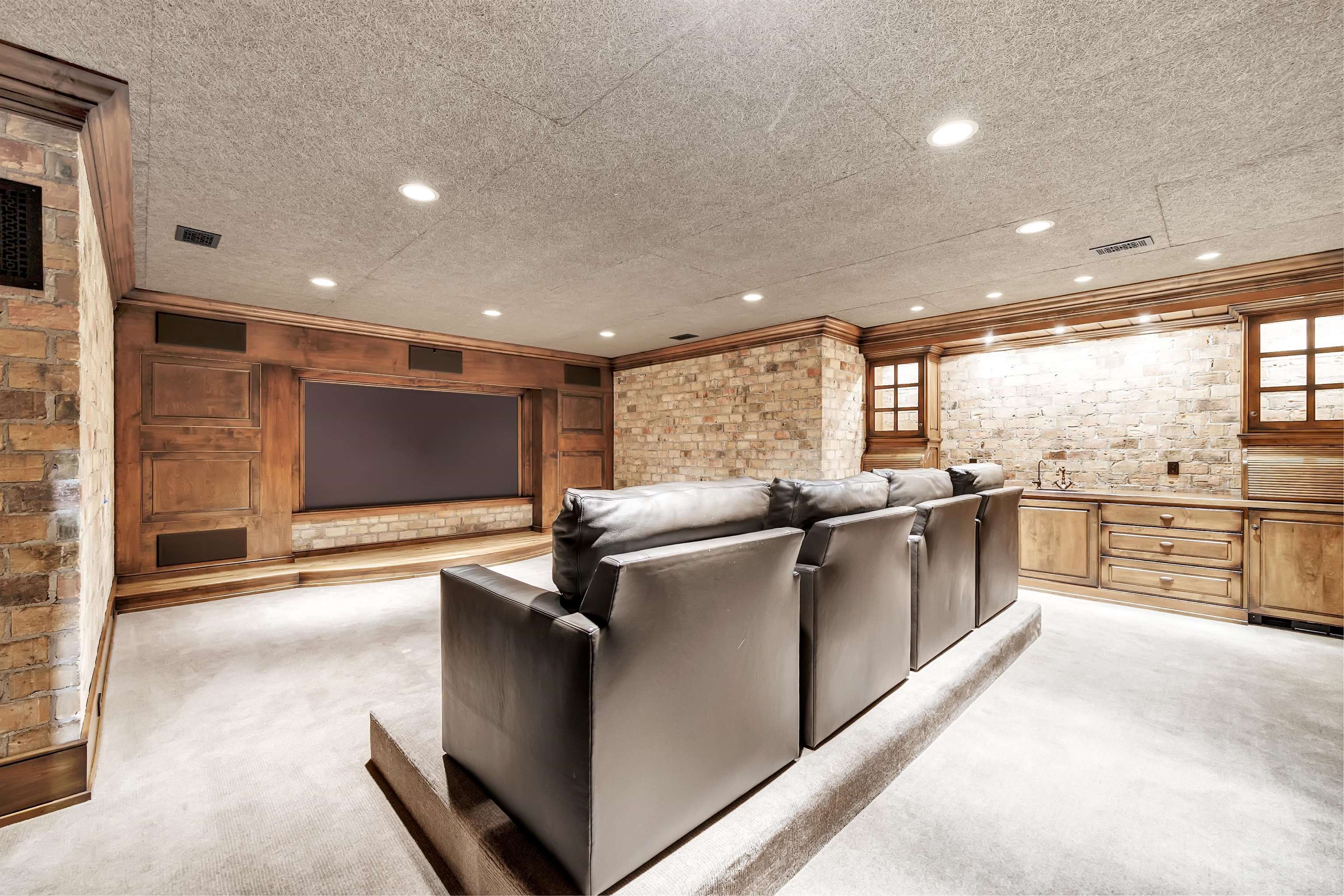 HOBART, Wisconsin, 54155, United States, 4 Bedrooms Bedrooms, ,7 BathroomsBathrooms,Residential,For Sale,1991559