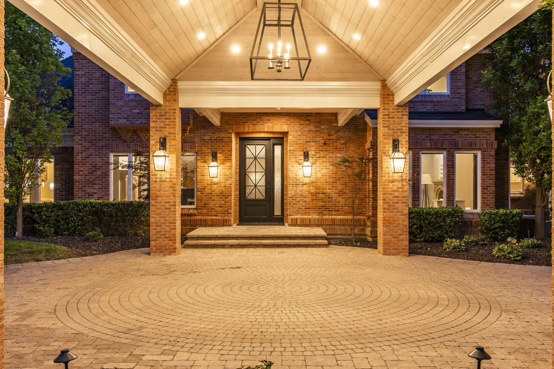  Gated West Jordan 2 Story Estate with 10 Car Garage and Swimming Pool - 物件實景