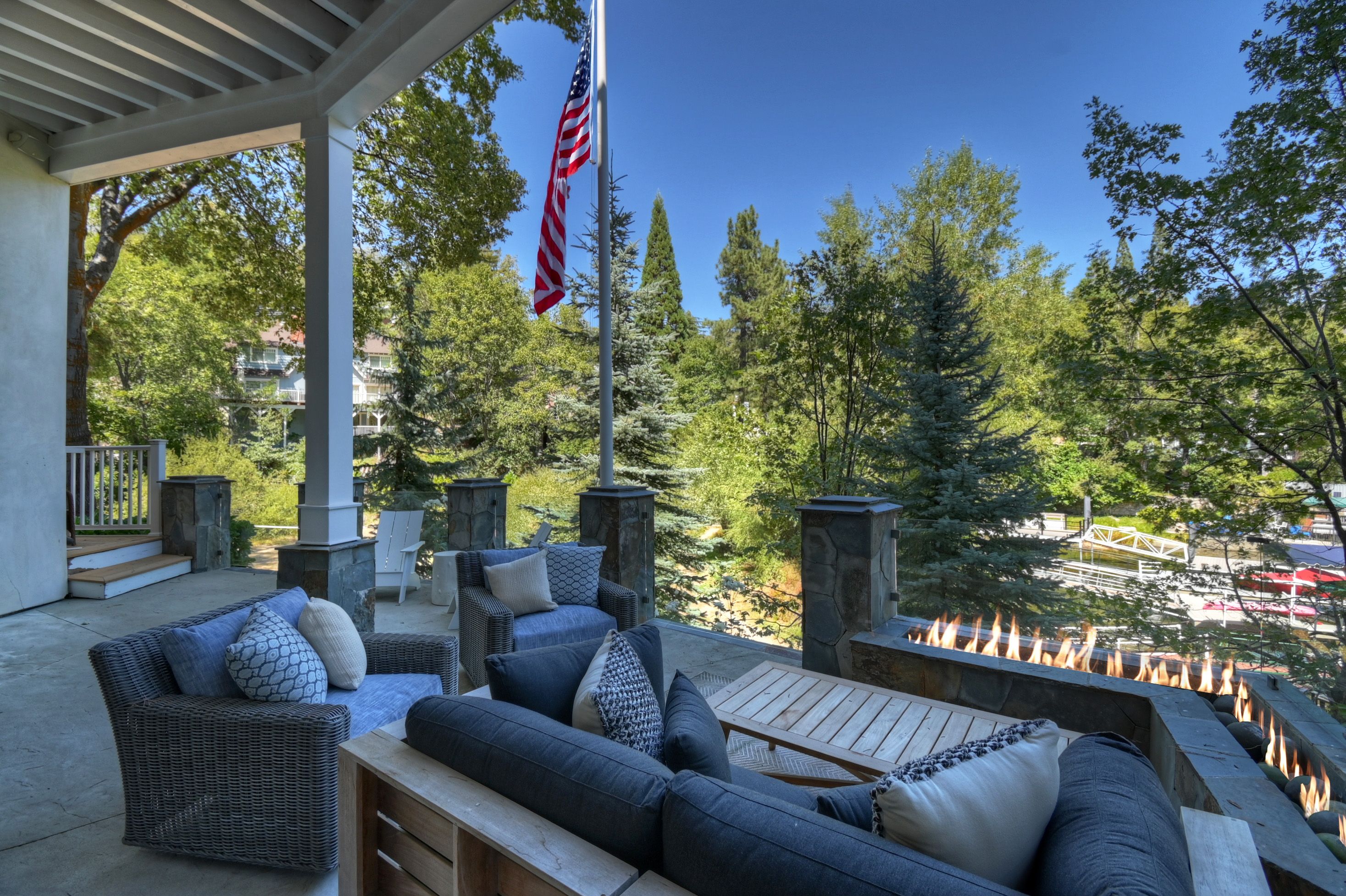  27567 W Shore Road, Lake Arrowhead, CA 92352 - 物件實景