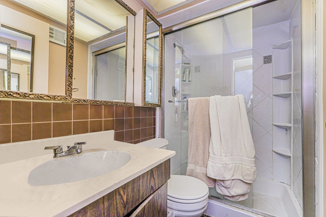 Staten Island, New York, 10312, United States, 4 Bedrooms Bedrooms, ,3 BathroomsBathrooms,Residential,For Sale,1980326