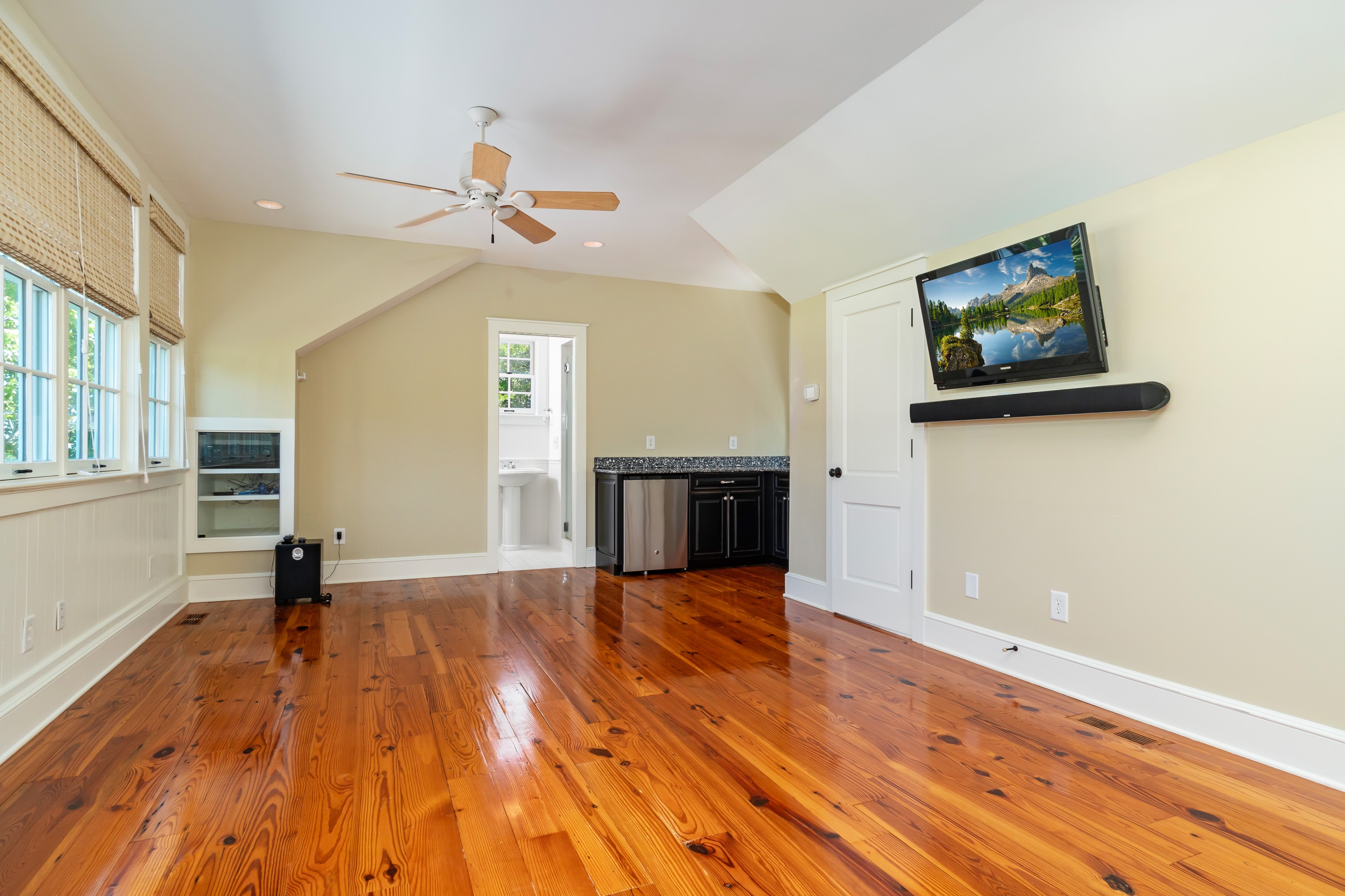 Oriental, North Carolina, 28571, United States, 3 Bedrooms Bedrooms, ,6 BathroomsBathrooms,Residential,For Sale,1825217