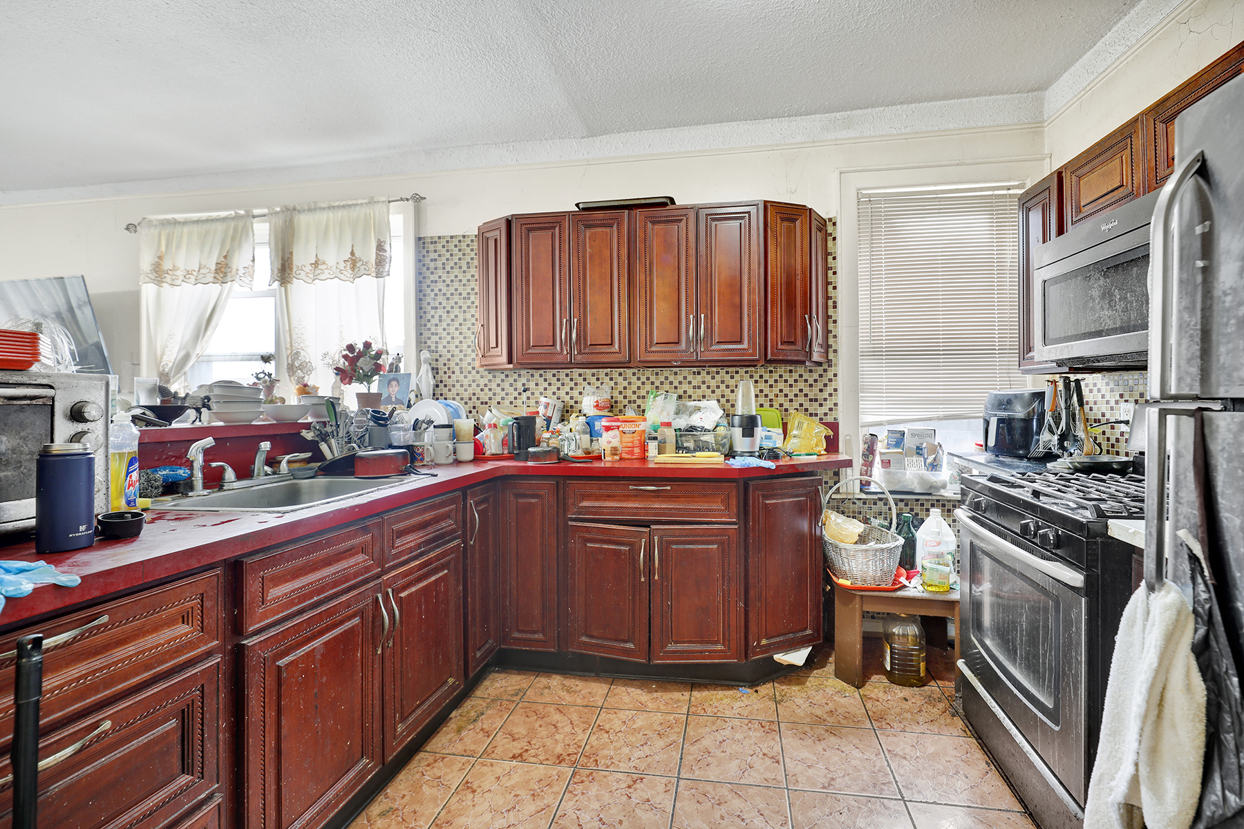 Brooklyn, New York, 11235, United States, 6 Bedrooms Bedrooms, ,3 BathroomsBathrooms,Residential,For Sale,1830542