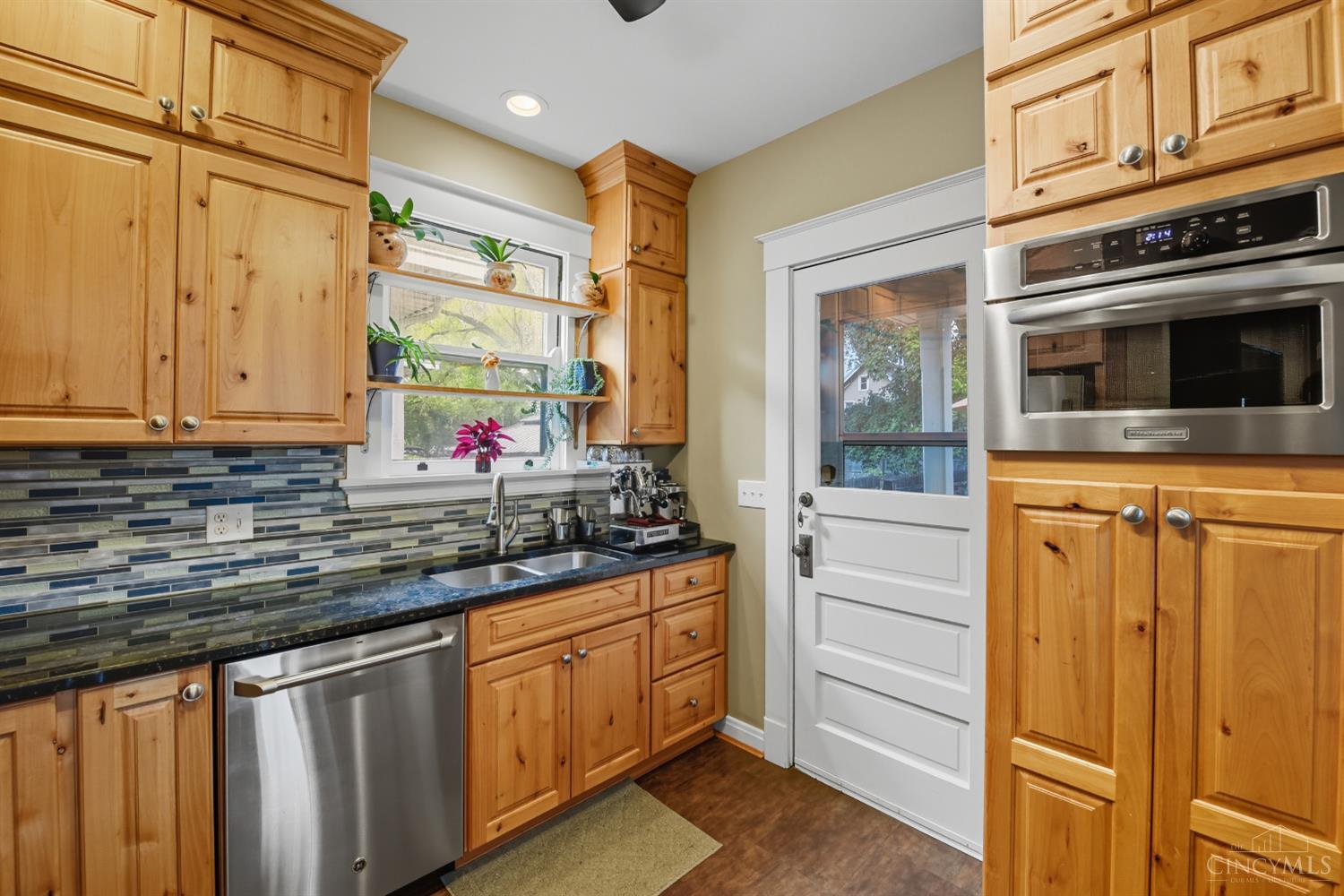 Cincinnati, Ohio, 45209, United States, 5 Bedrooms Bedrooms, ,2 BathroomsBathrooms,Residential,For Sale,1966693