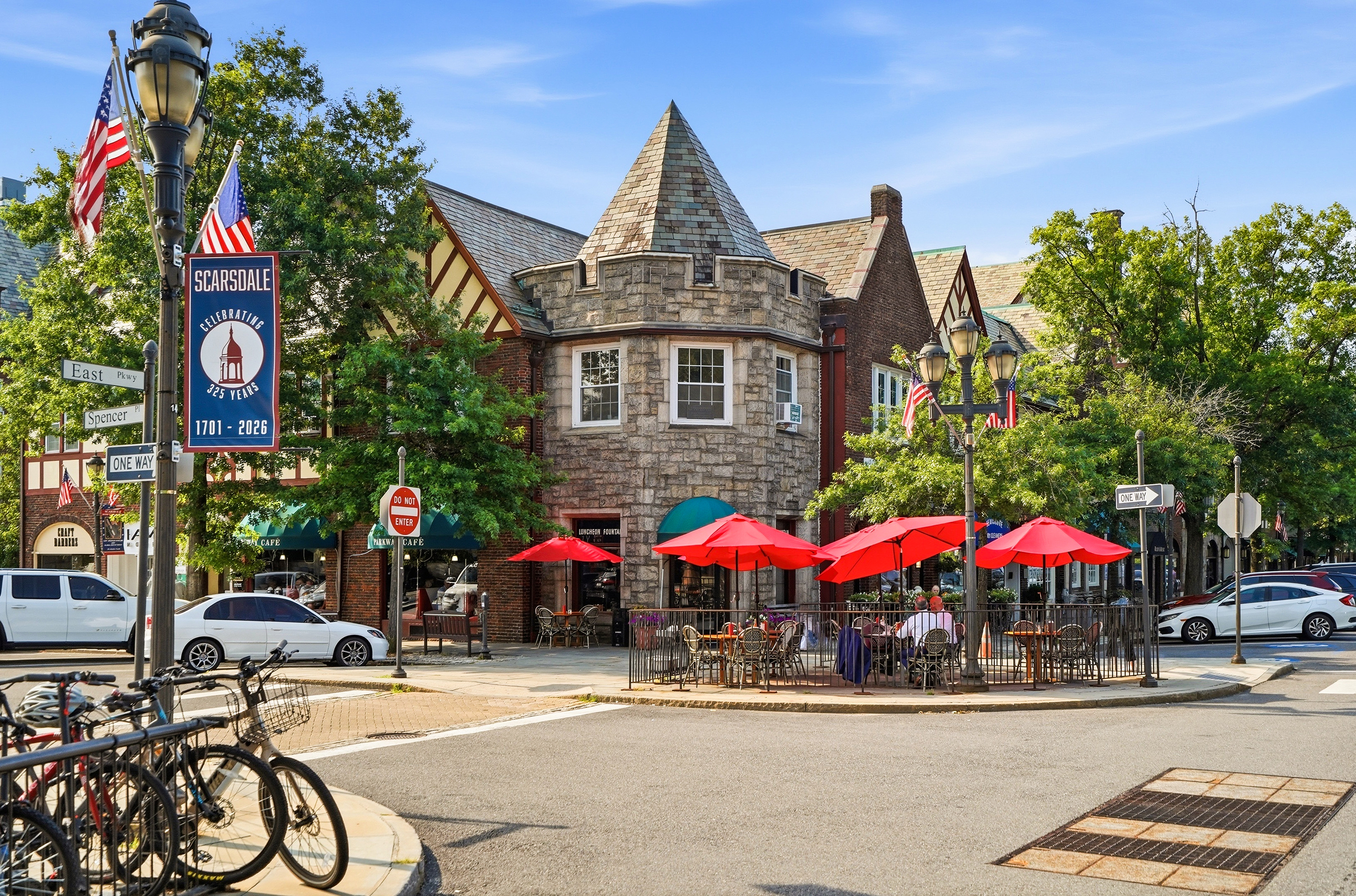  Beautifully updated first-floor studio in the gated Scarsdale Chateaux community - 物件實景