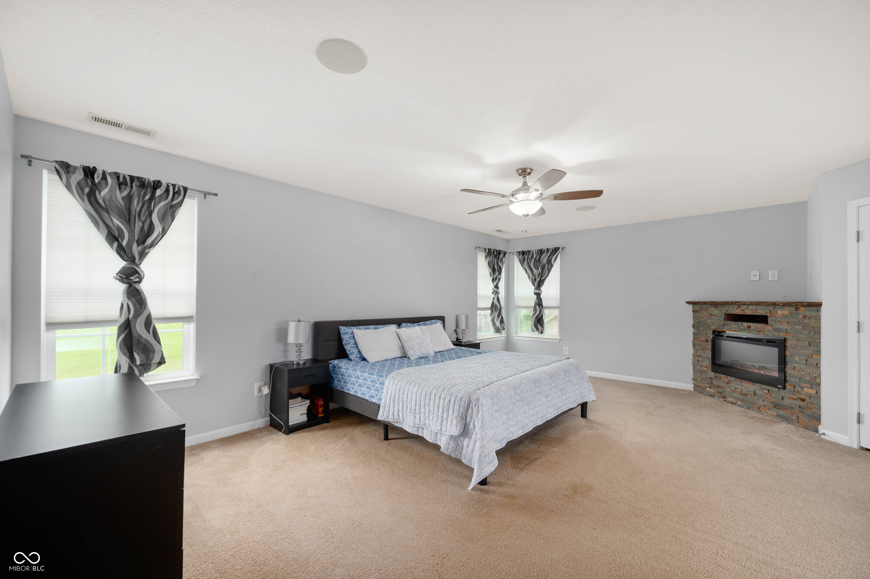 Greenwood, Indiana, 46143, United States, 5 Bedrooms Bedrooms, ,4 BathroomsBathrooms,Residential,For Sale,1879324