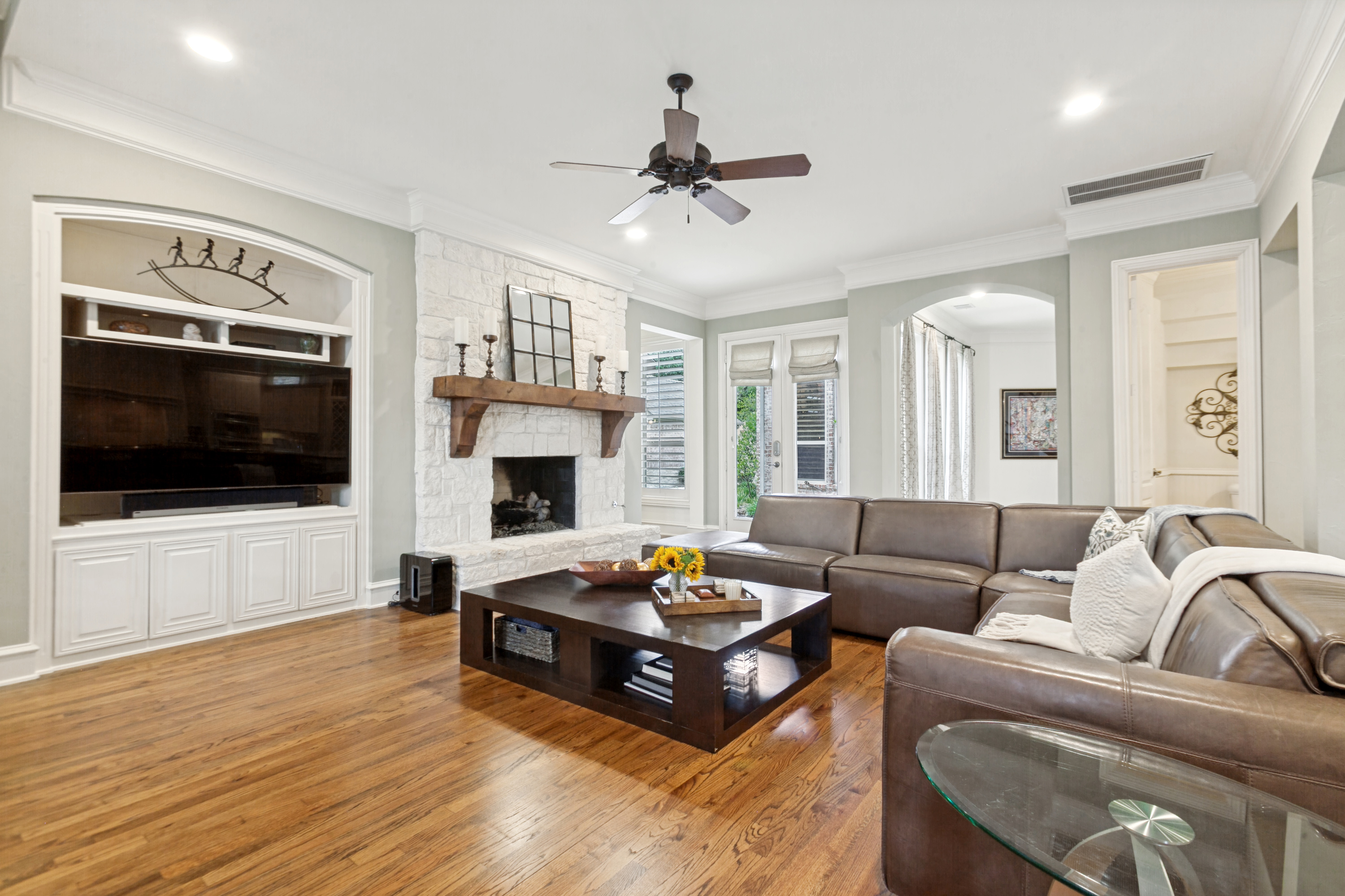  Preston Hollow 5-Bedroom Home with Pool, 2 Offices, and First-Floor Primary - 物件實景