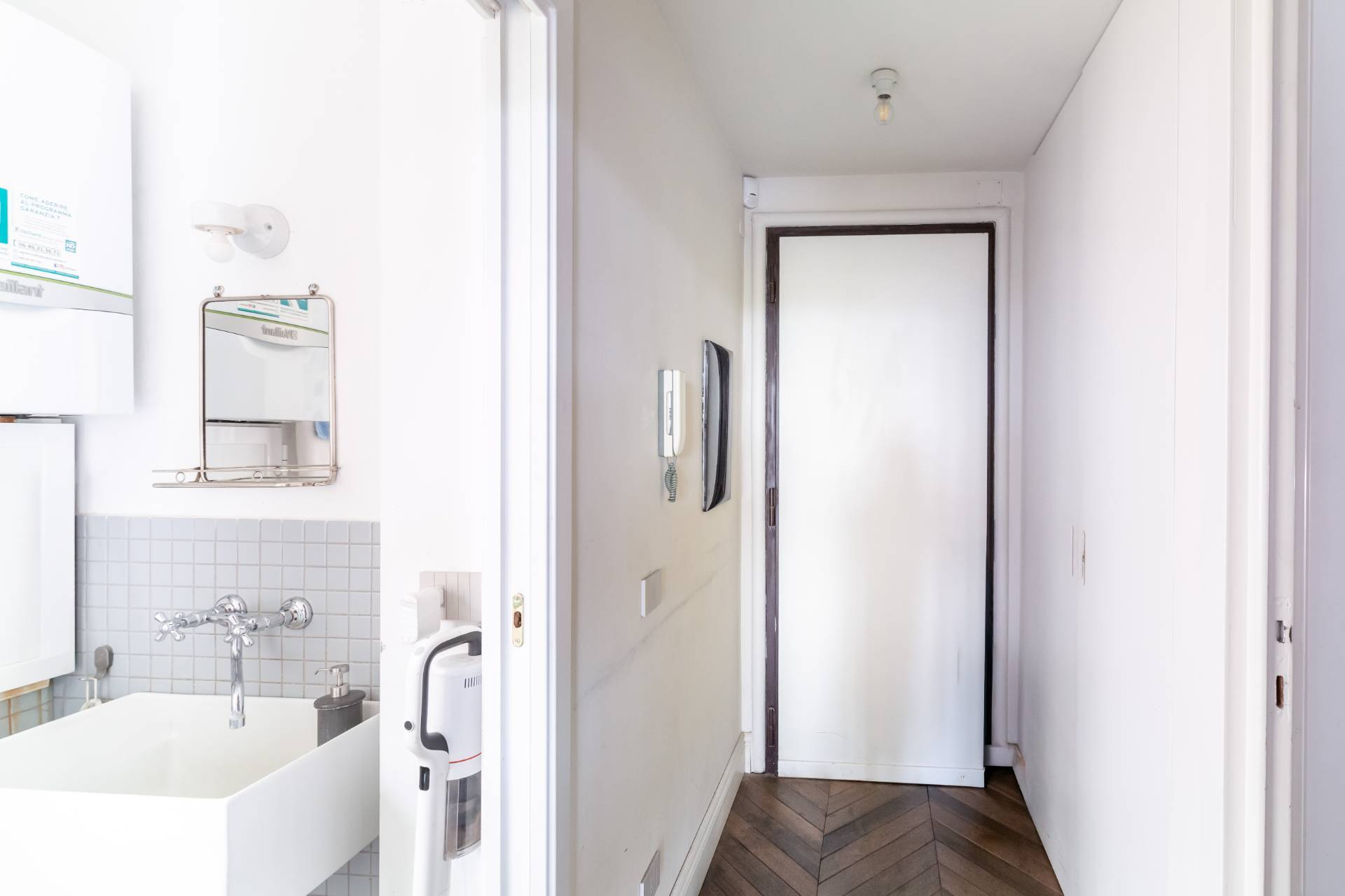 Roma, Roma, 00100, IT, 3 Bedrooms Bedrooms, ,4 BathroomsBathrooms,Residential,For Sale,1949736