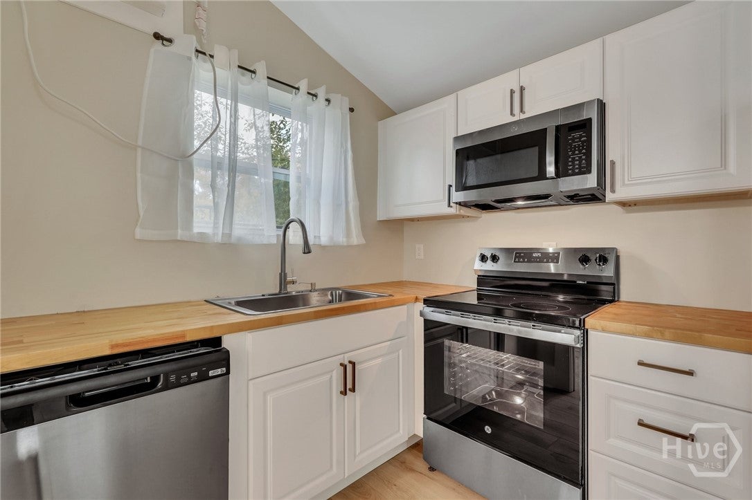 Savannah, Georgia, 31405, United States, 3 Bedrooms Bedrooms, ,3 BathroomsBathrooms,Residential,For Sale,1989638