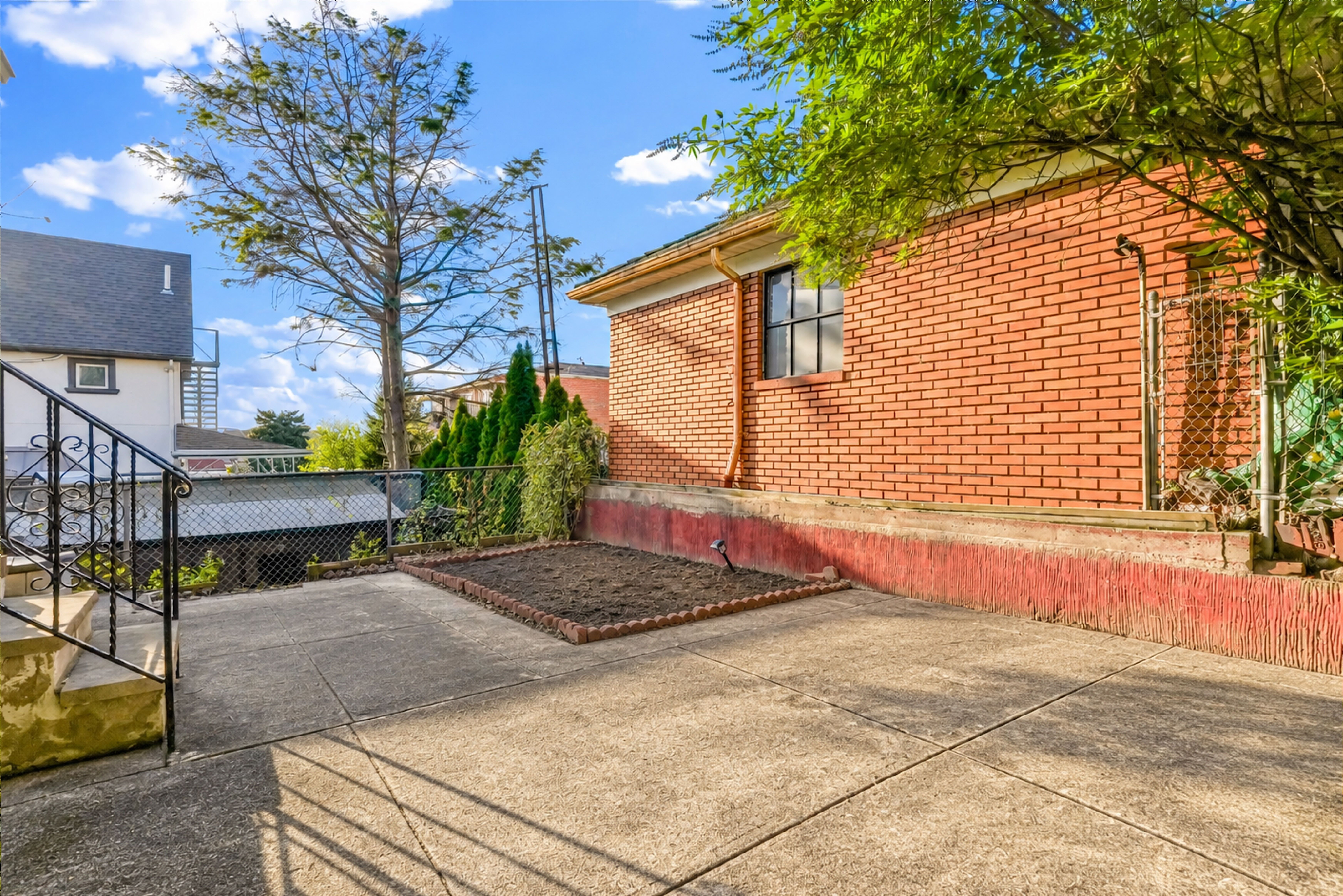  115-33 10th Avenue, College Point, NY, 11356 - 物件實景