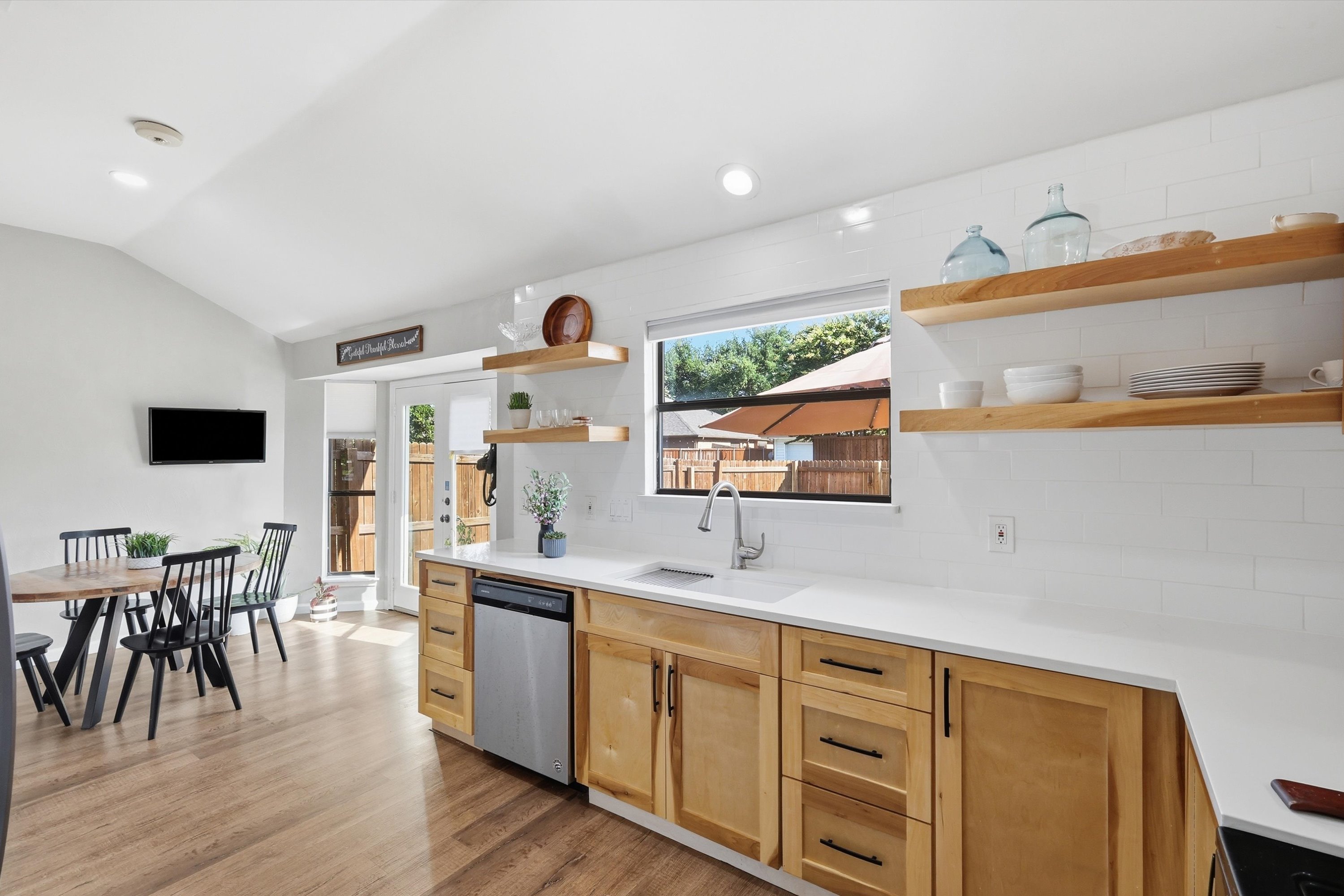  Beautifully Updated in Rowlett with a 2.75% Assumable FHA Loan - 物件實景