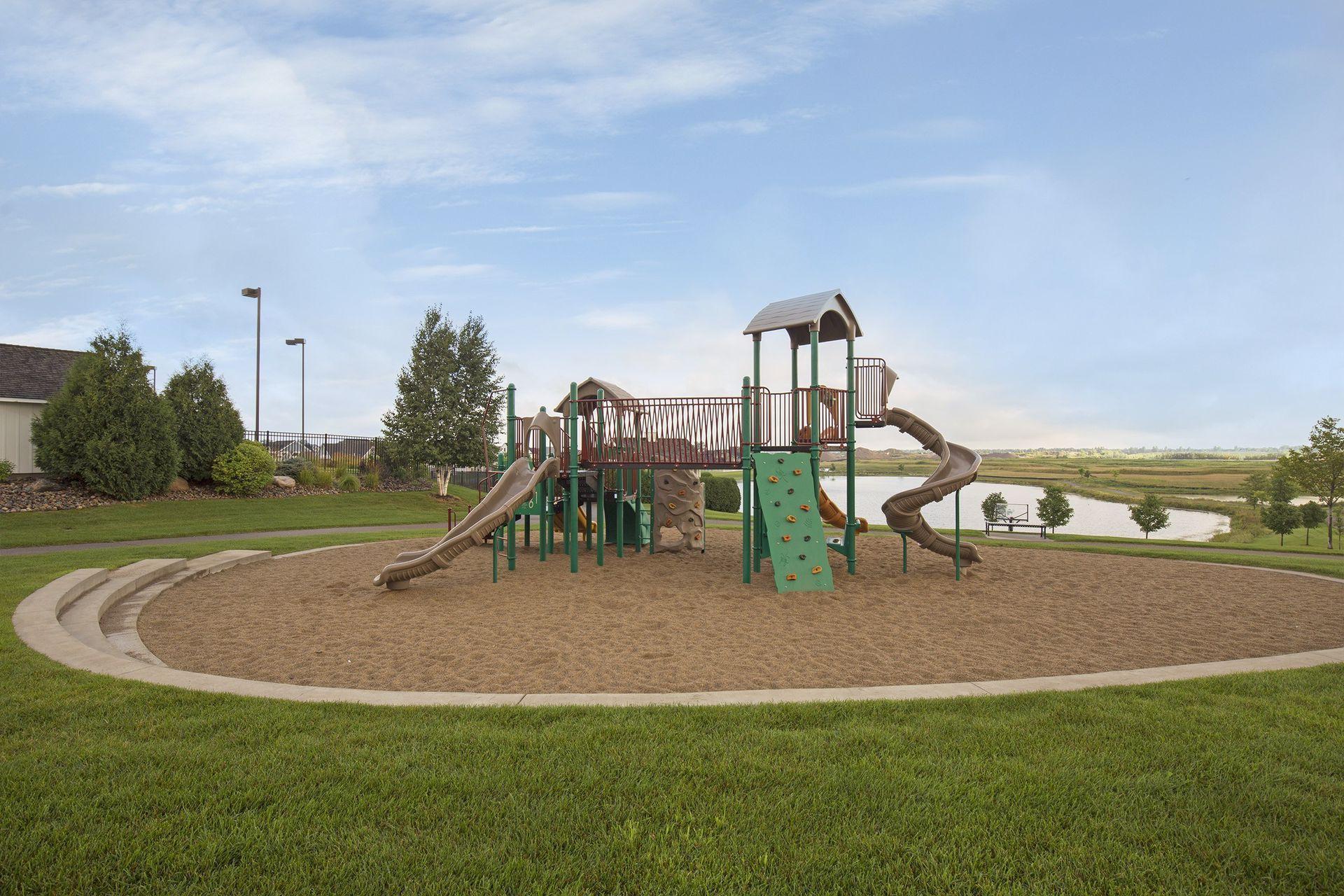 Lakeville, Minnesota, 55044, United States, 3 Bedrooms Bedrooms, ,2 BathroomsBathrooms,Residential,For Sale,1971412