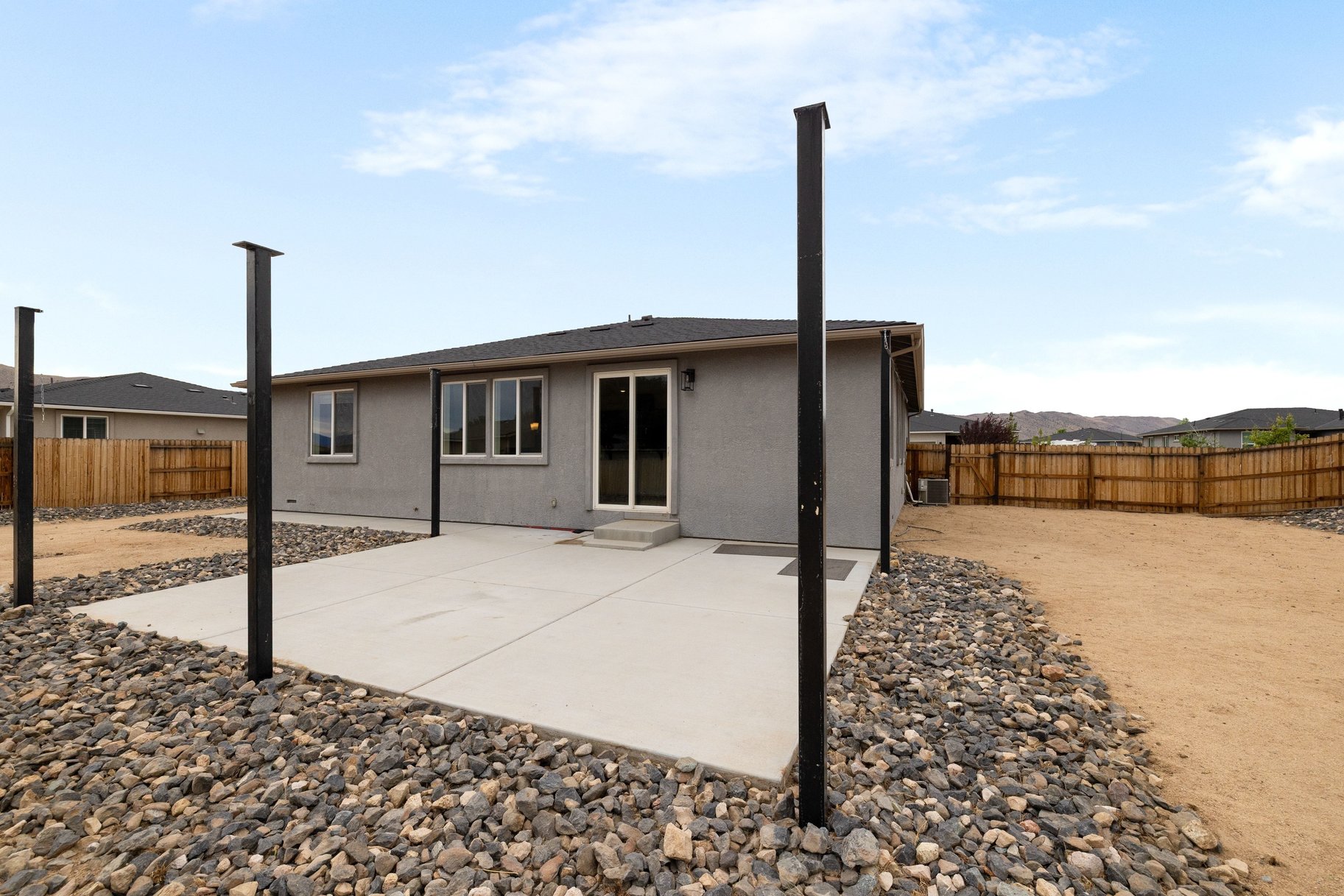  Built in 2020, Room for Everything: RV Parking Meets Big Backyard in Sparks - 物件實景