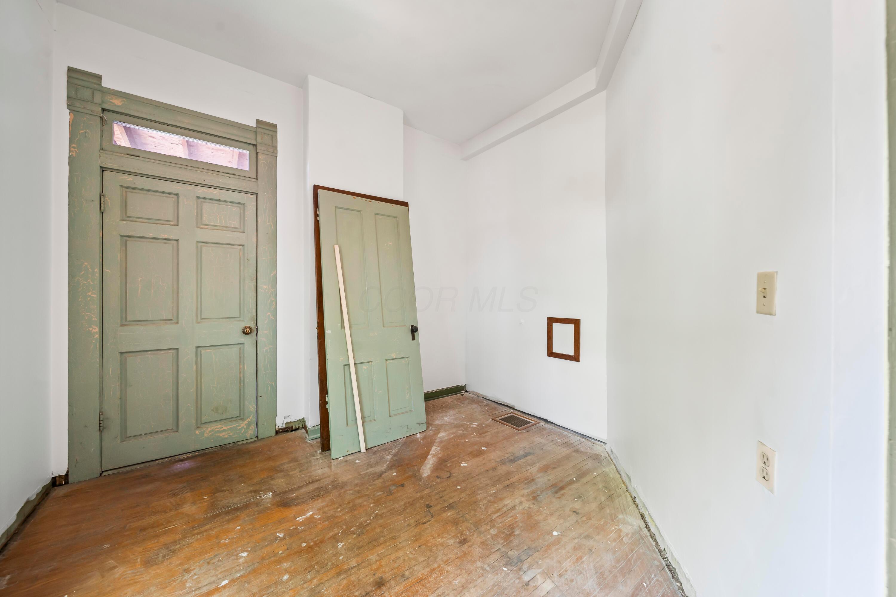Columbus, Ohio, 43205, United States, 4 Bedrooms Bedrooms, ,3 BathroomsBathrooms,Residential,For Sale,1866885