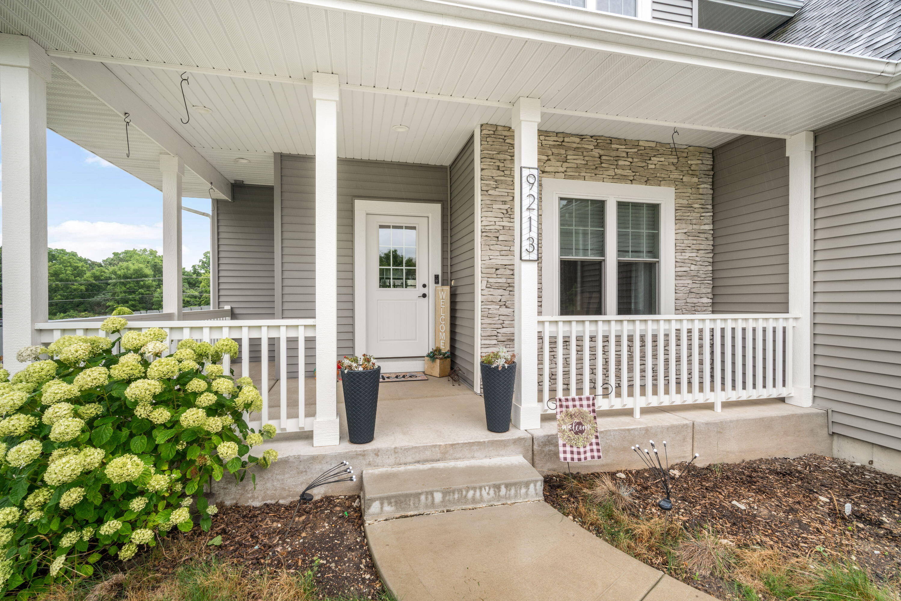 Mount Pleasant, Wisconsin, 53406, United States, 3 Bedrooms Bedrooms, ,4 BathroomsBathrooms,Residential,For Sale,1912298