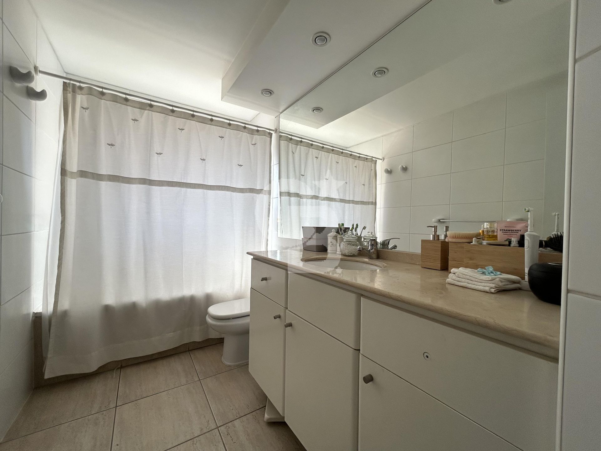 Vitacura, Chile, 3 Bedrooms Bedrooms, ,3 BathroomsBathrooms,Residential,For Sale,1998182