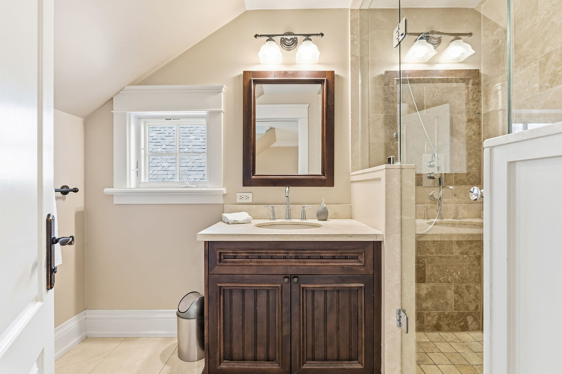  Elegant Detached Residence - 物件實景