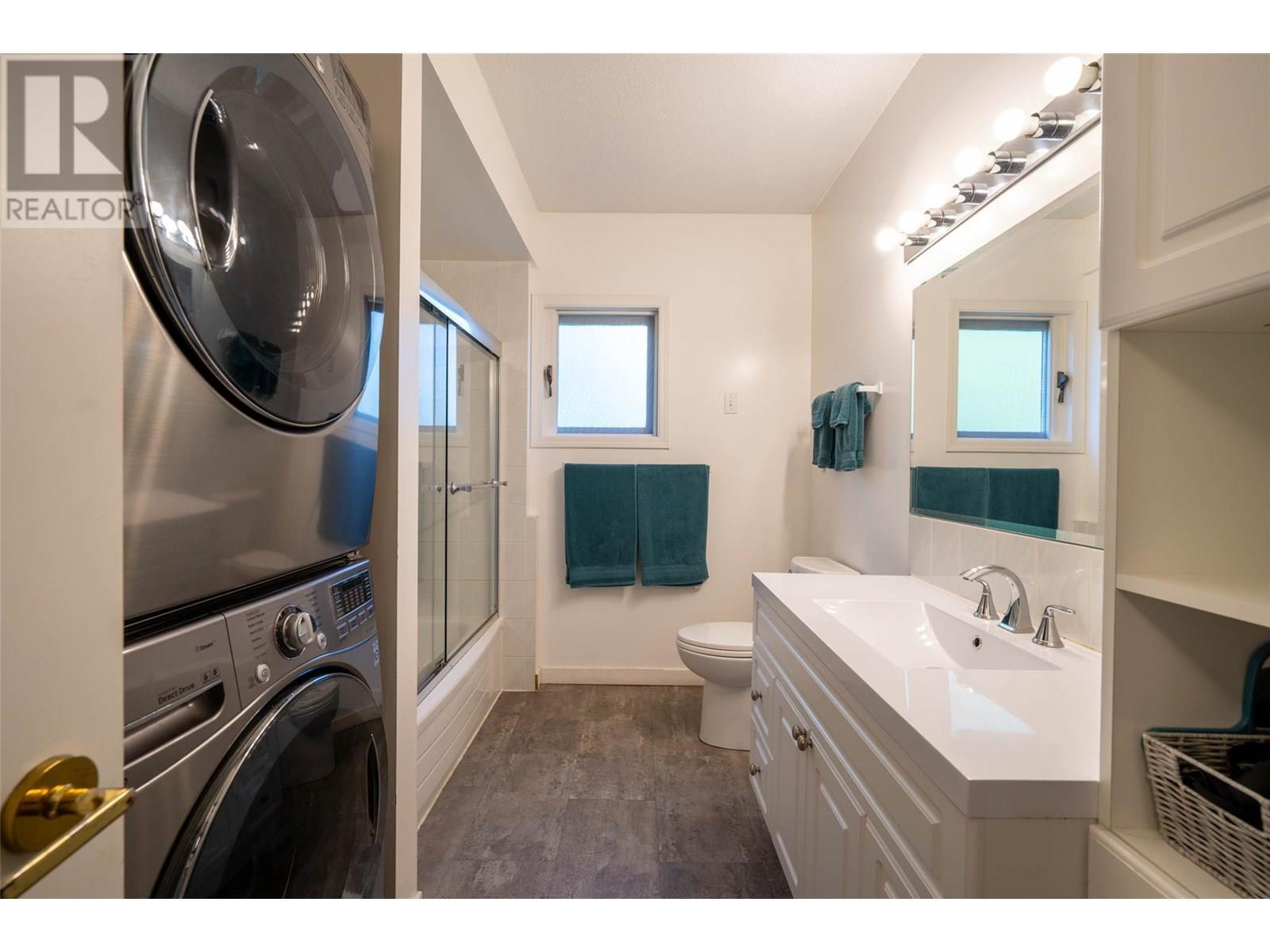 VERNON, British Columbia, V1H 1X1, CA, 4 Bedrooms Bedrooms, ,3 BathroomsBathrooms,Residential,For Sale,1948801