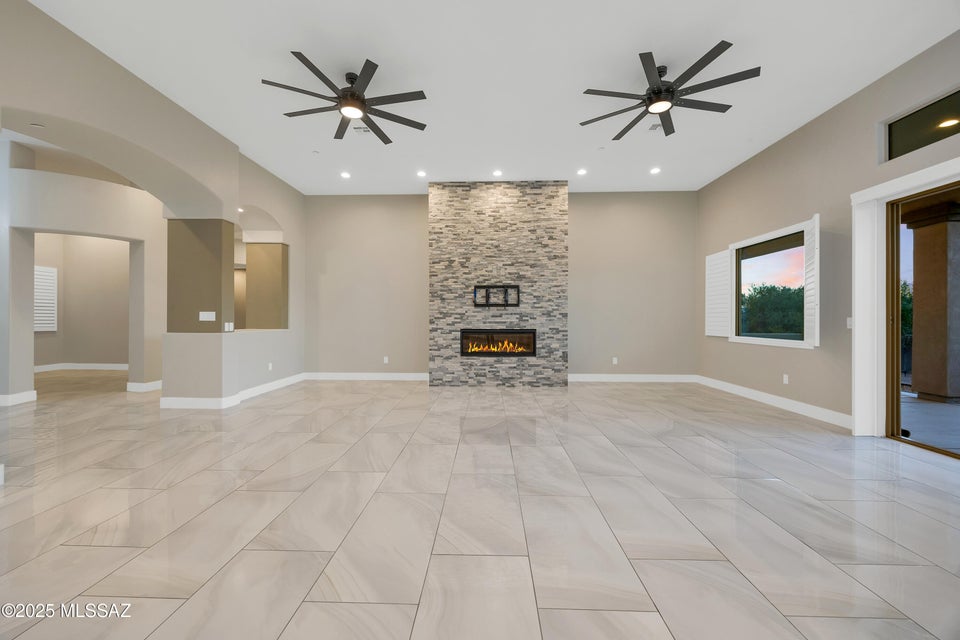 Oro Valley, Arizona, 85742, United States, 4 Bedrooms Bedrooms, ,4 BathroomsBathrooms,Residential,For Sale,1978963