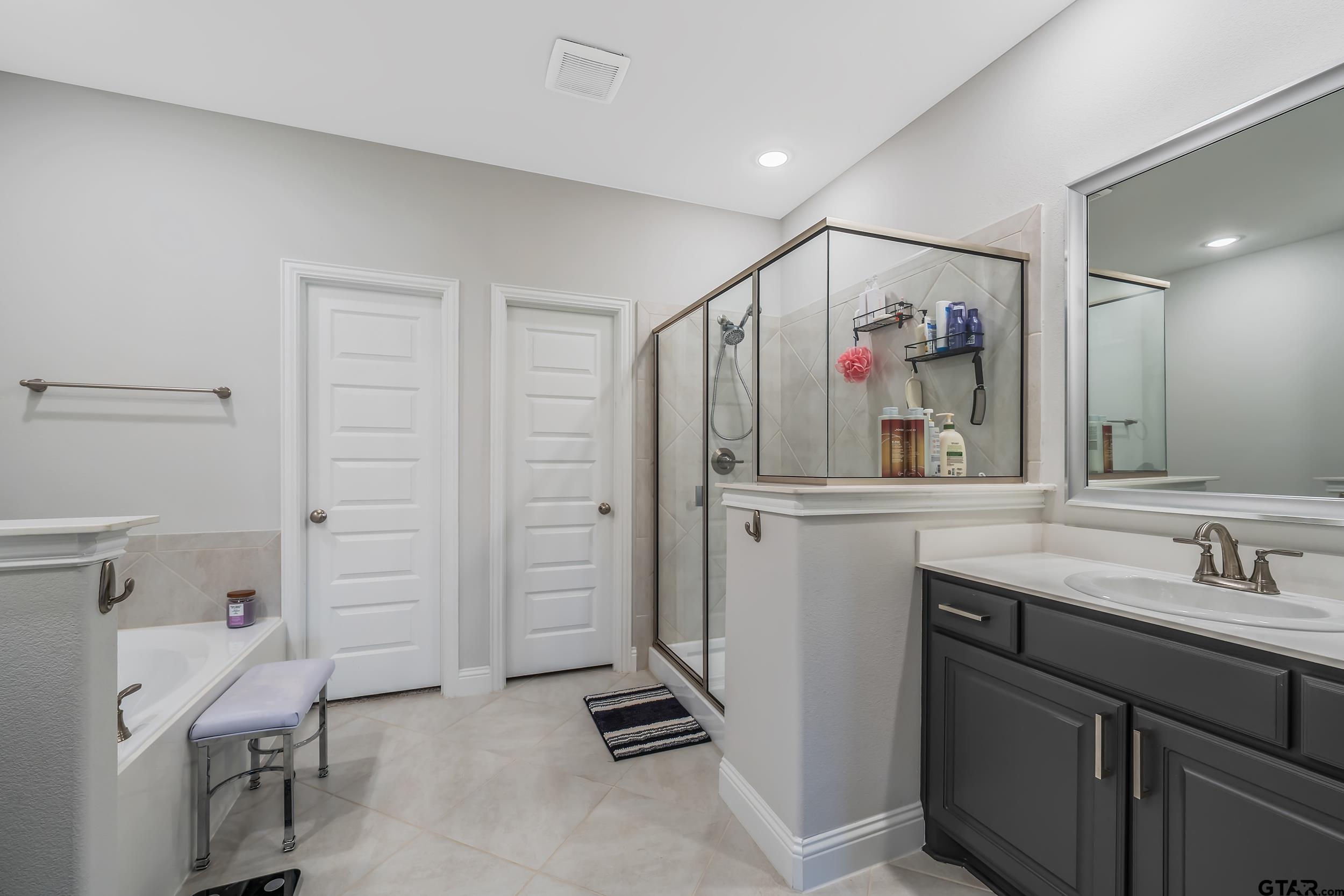 Canton, Texas, 75103, United States, 4 Bedrooms Bedrooms, ,4 BathroomsBathrooms,Residential,For Sale,1999684