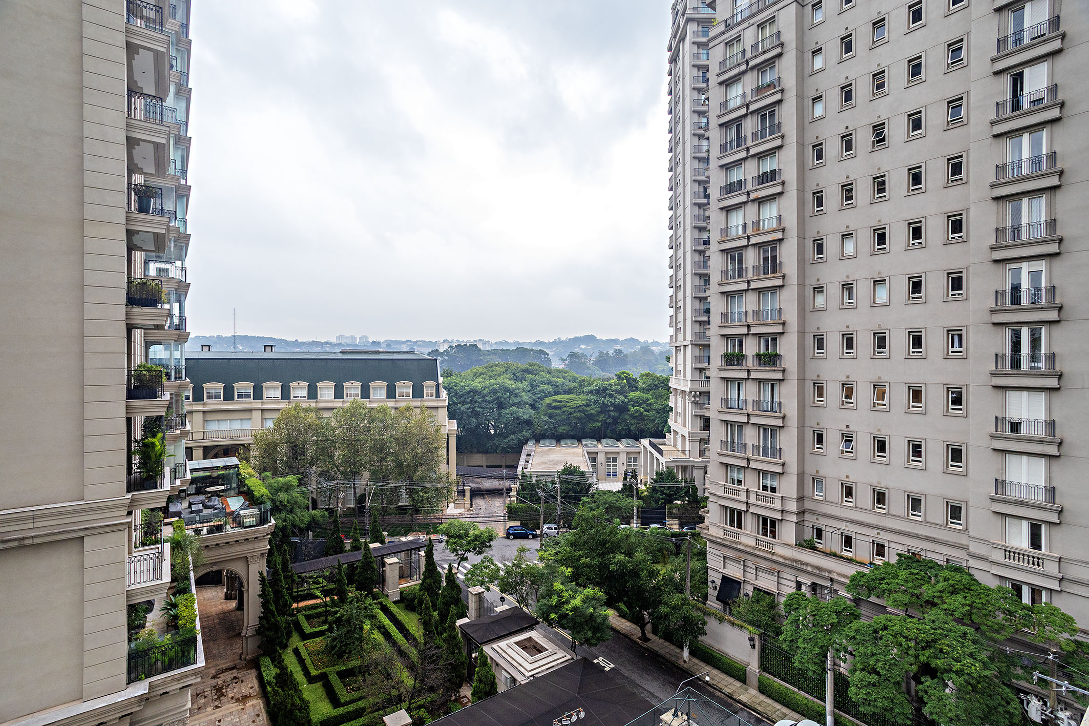  Park view, generous layout, and full amenities in a high-end building - 物件實景