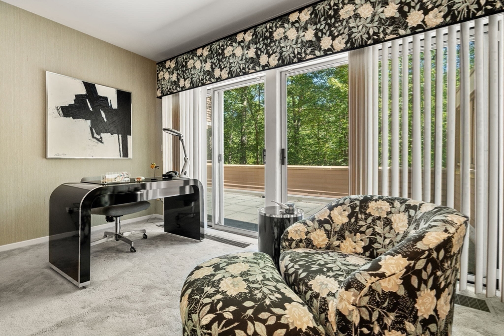 Boston, Massachusetts, 02467, United States, 2 Bedrooms Bedrooms, ,3 BathroomsBathrooms,Residential,For Sale,1940197