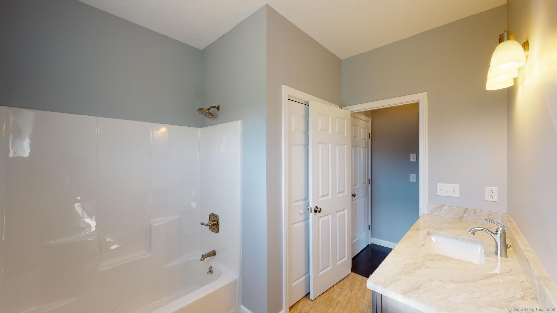 Windsor, Connecticut, 06095, United States, 3 Bedrooms Bedrooms, ,2 BathroomsBathrooms,Residential,For Sale,1939906