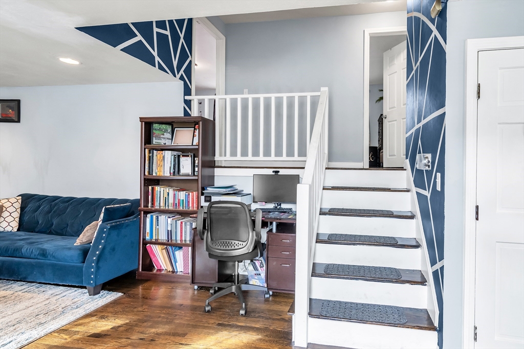 East Bridgewater, Massachusetts, 02333, United States, 3 Bedrooms Bedrooms, ,2 BathroomsBathrooms,Residential,For Sale,2009989