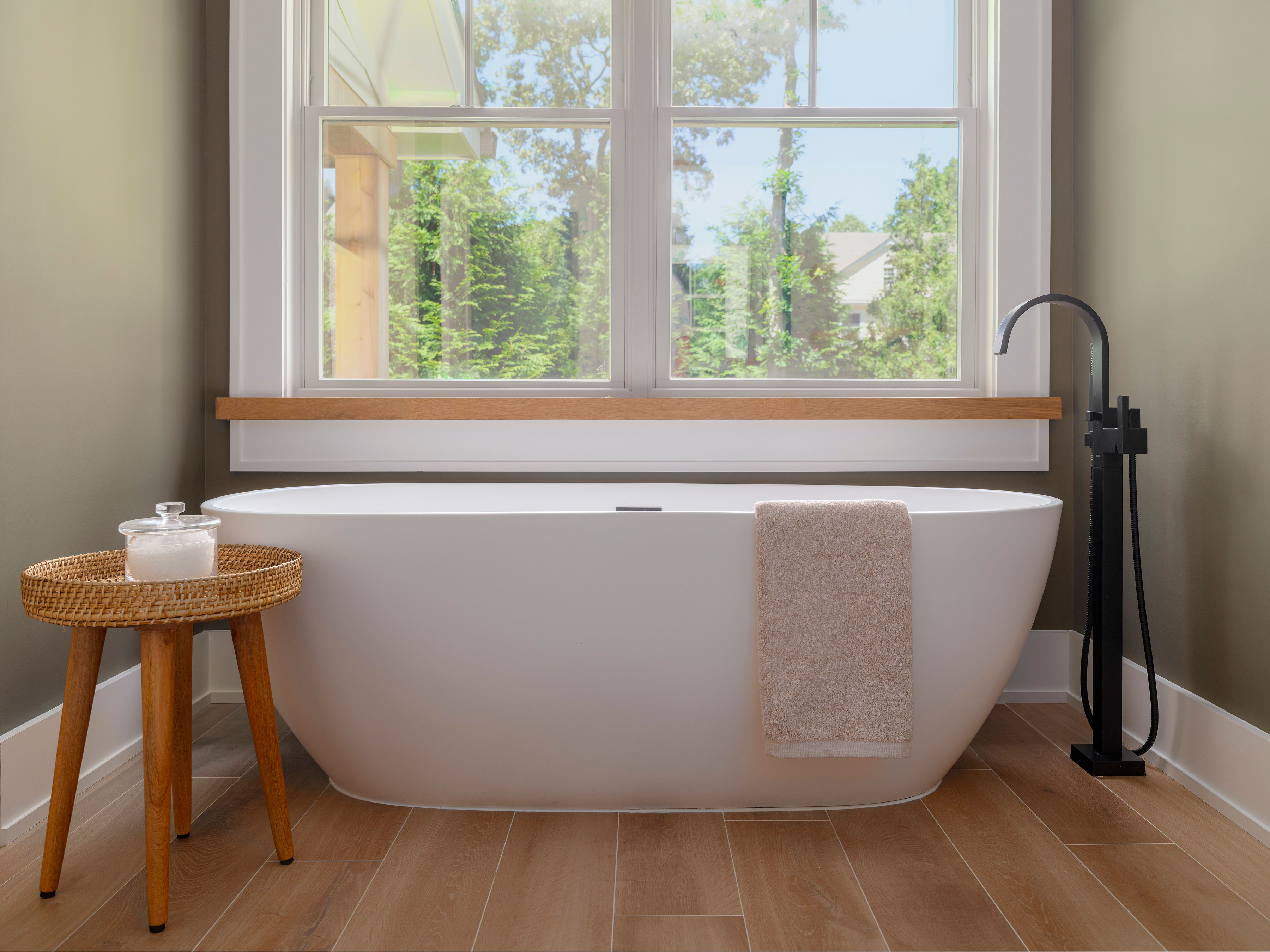 Southold, New York, 11971, United States, 4 Bedrooms Bedrooms, ,6 BathroomsBathrooms,Residential,For Sale,1976205