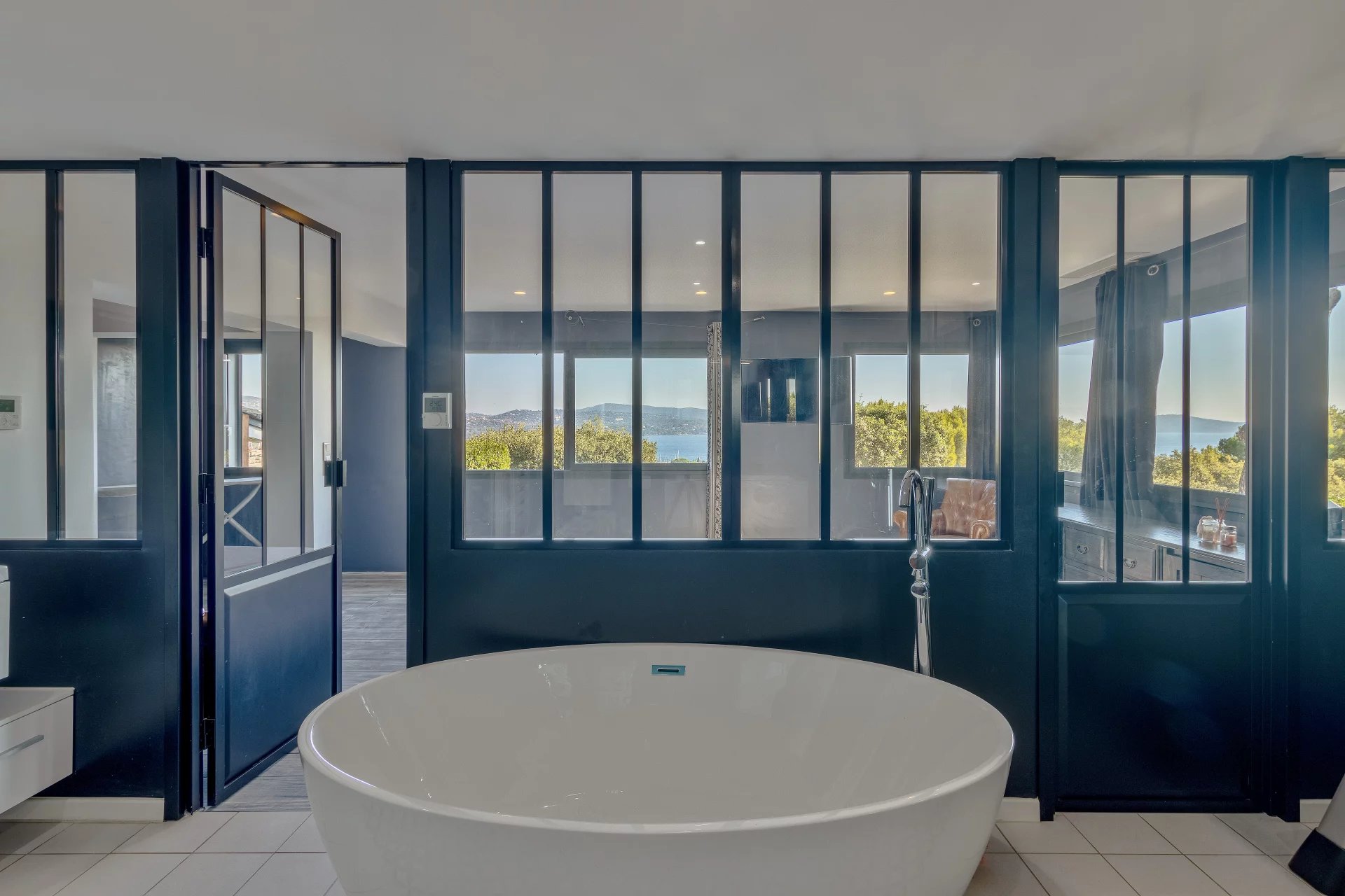 Cavalaire-sur-Mer, Provence-Alpes-Côte d’Azur, 83240, FR, 7 Bedrooms Bedrooms, ,9 BathroomsBathrooms,Residential,For Sale,1987792