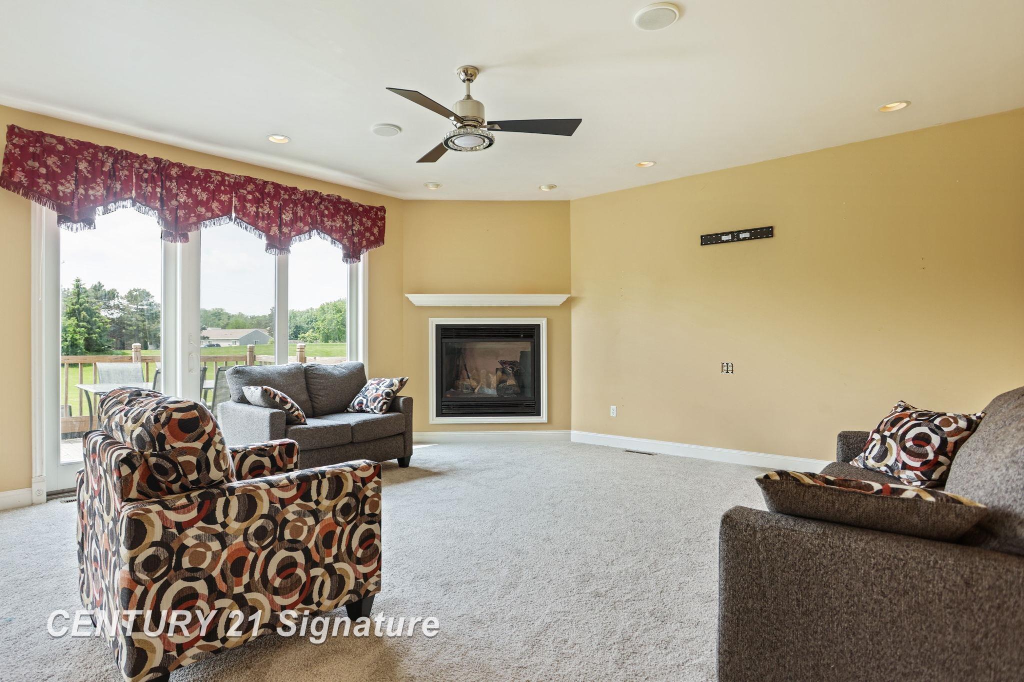 Saginaw, Michigan, 48603, United States, 4 Bedrooms Bedrooms, ,4 BathroomsBathrooms,Residential,For Sale,1920670