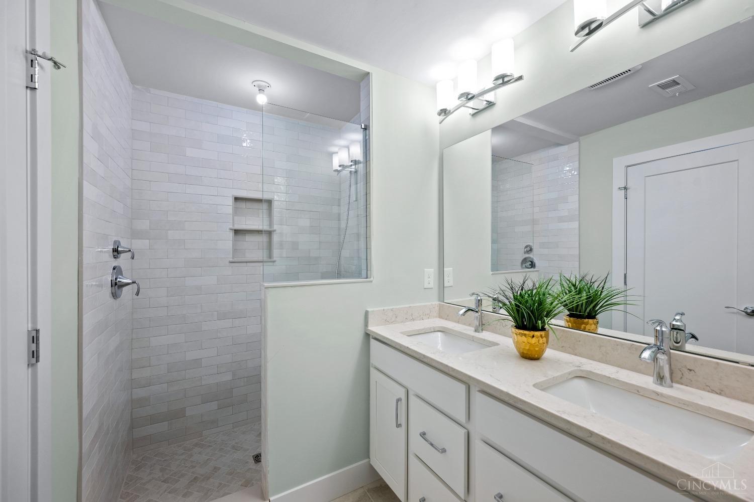 Cincinnati, Ohio, 45208, United States, 3 Bedrooms Bedrooms, ,4 BathroomsBathrooms,Residential,For Sale,1784829