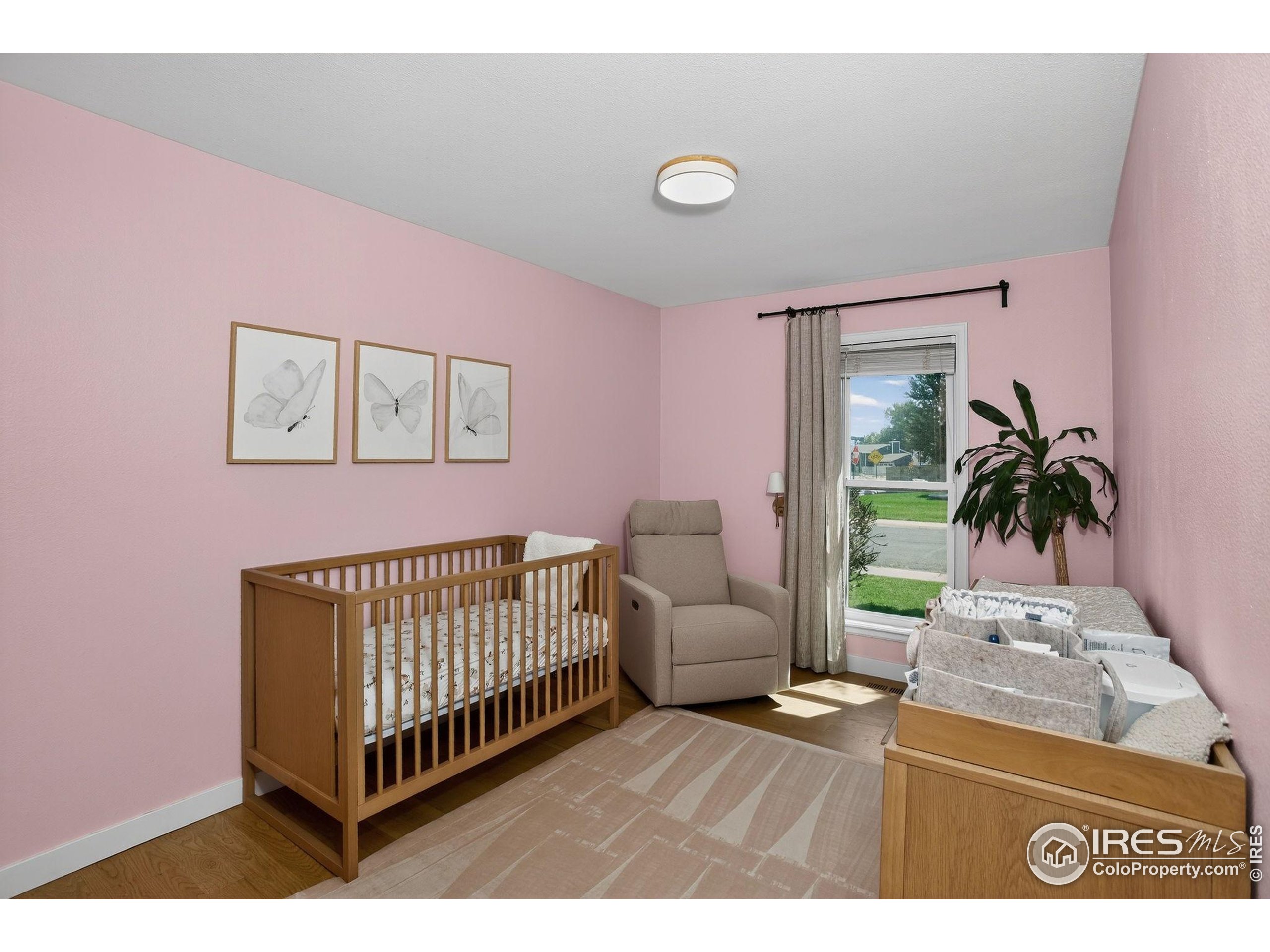 Louisville, Colorado, 80027, United States, 3 Bedrooms Bedrooms, ,2 BathroomsBathrooms,Residential,For Sale,1938542