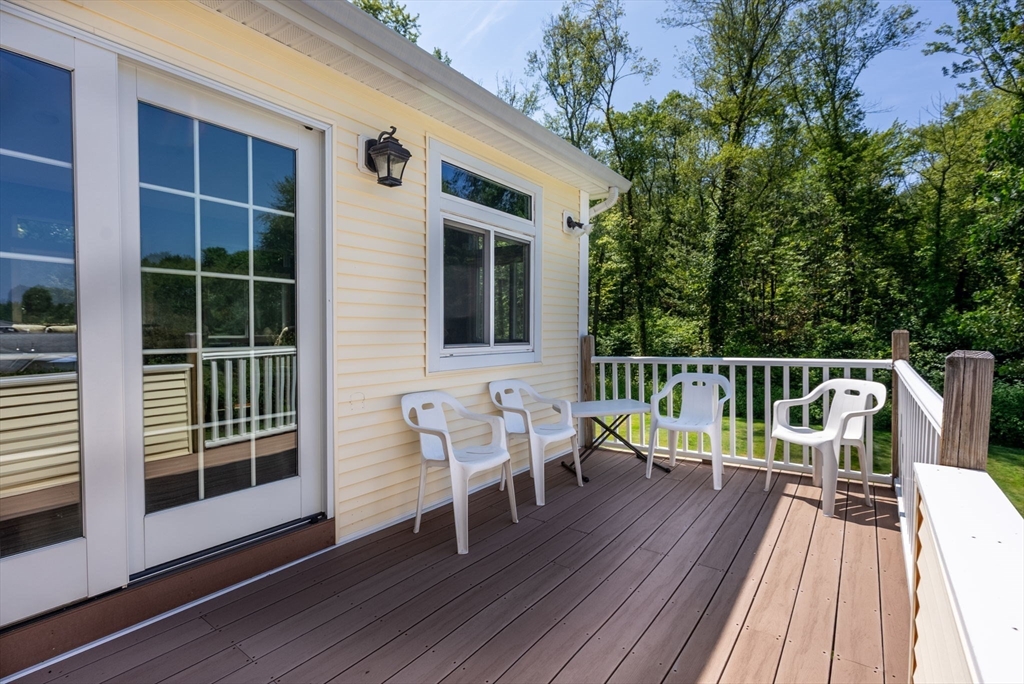 Agawam, Massachusetts, 01030, United States, 4 Bedrooms Bedrooms, ,3 BathroomsBathrooms,Residential,For Sale,1933274