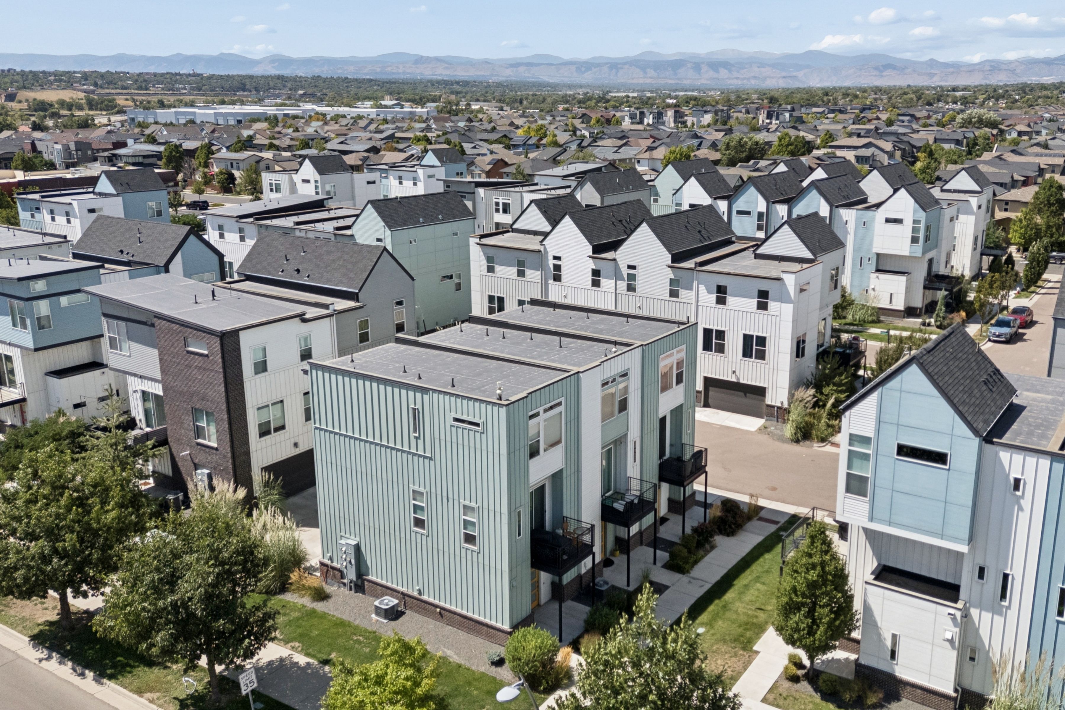 Beautiful Townhome In The Highly Desirable Midtown At Clear Creek Neighborhood - 物件實景