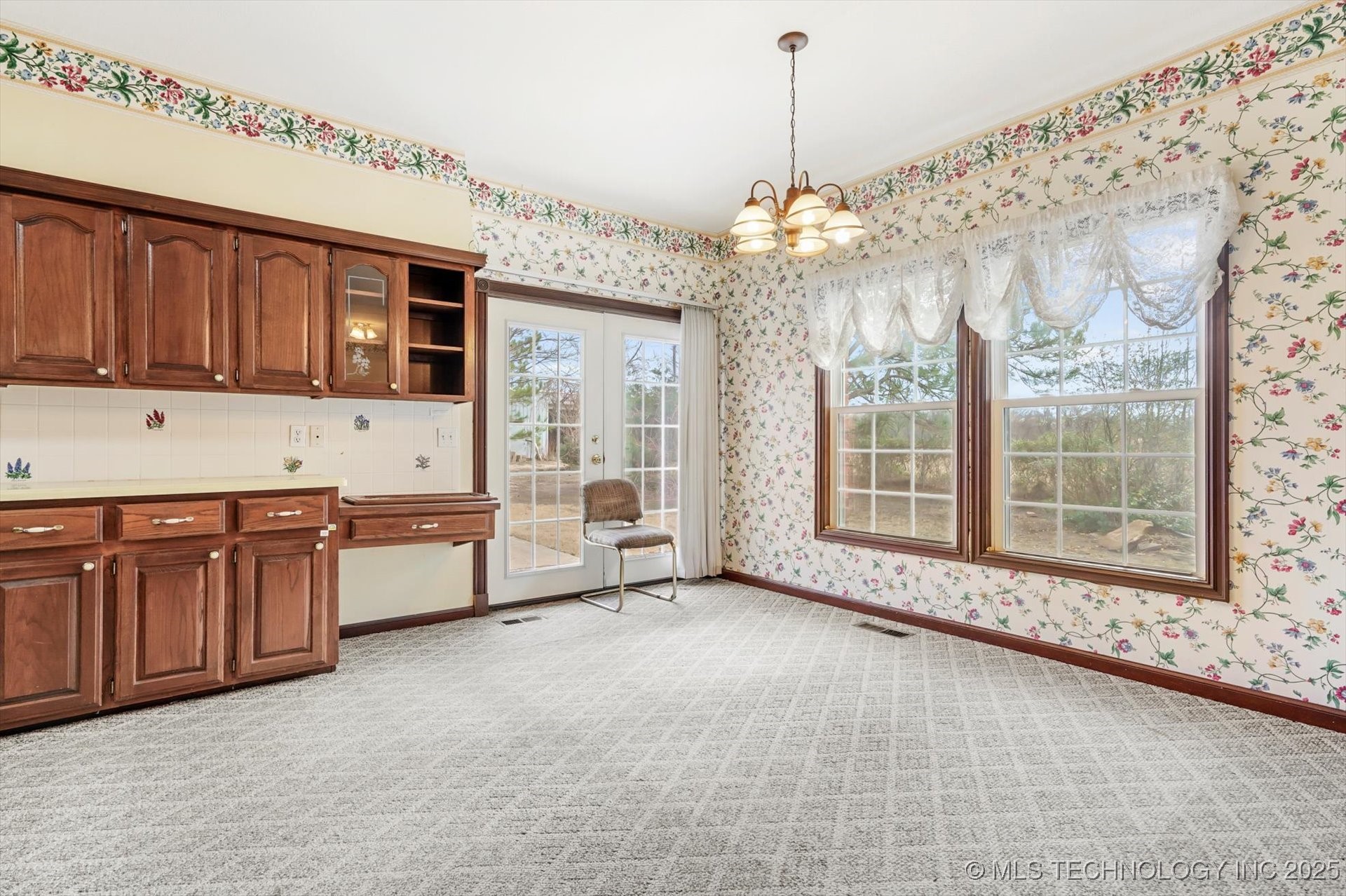 Jenks, Oklahoma, 74037, United States, 4 Bedrooms Bedrooms, ,5 BathroomsBathrooms,Residential,For Sale,1840123