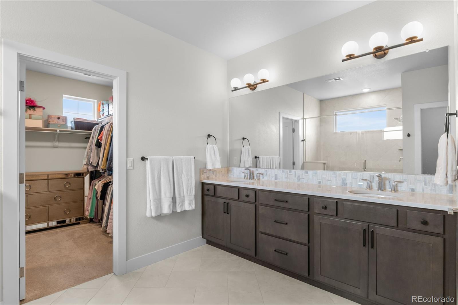 Littleton, Colorado, 80127, United States, 6 Bedrooms Bedrooms, ,2 BathroomsBathrooms,Residential,For Sale,1941297